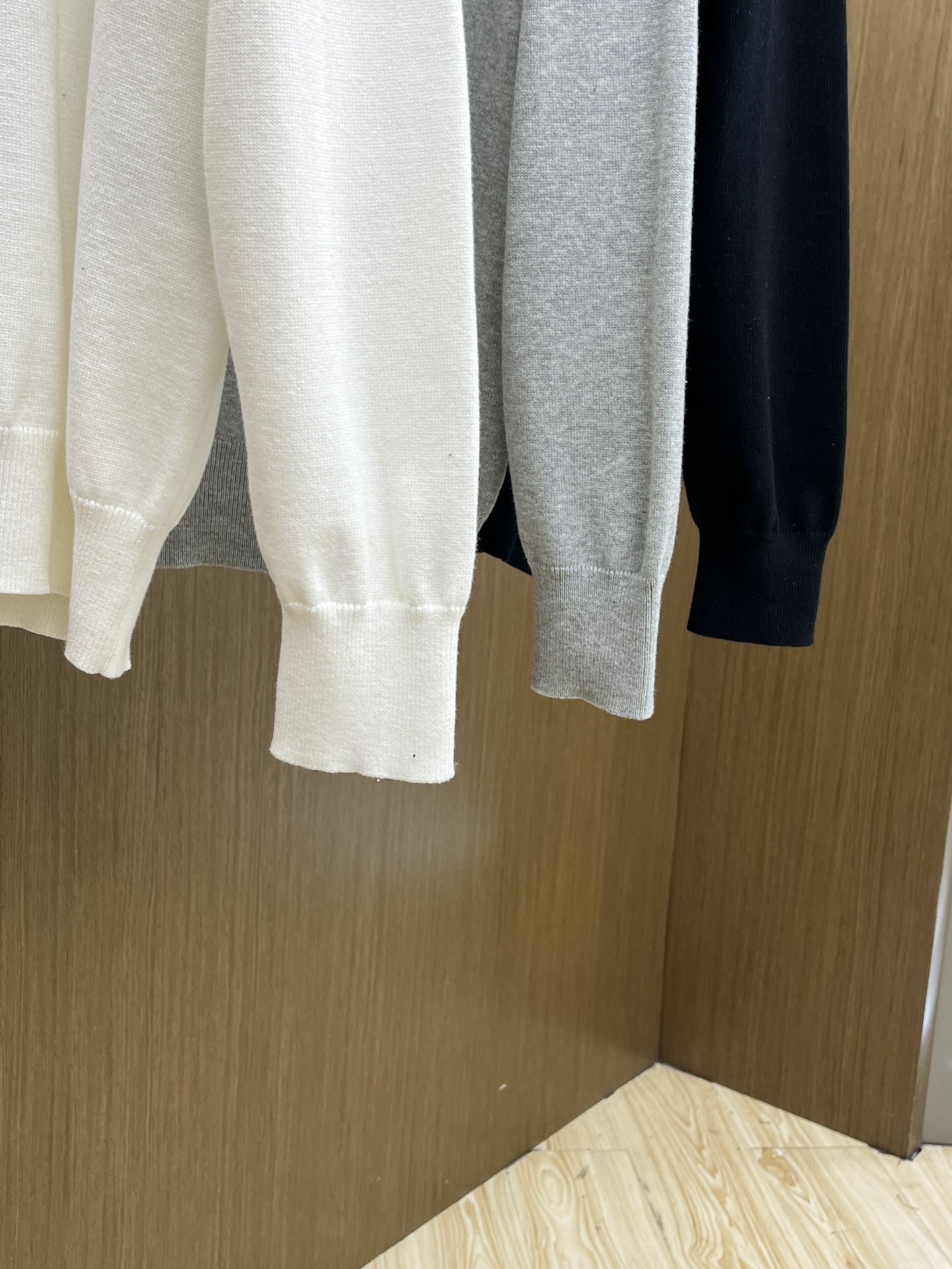 秋冬 Mon 🔥FW独家最新款男士休闲套头针织毛衣～高级定制 都市风十足 经典简约大气圆领打底针织毛衣。