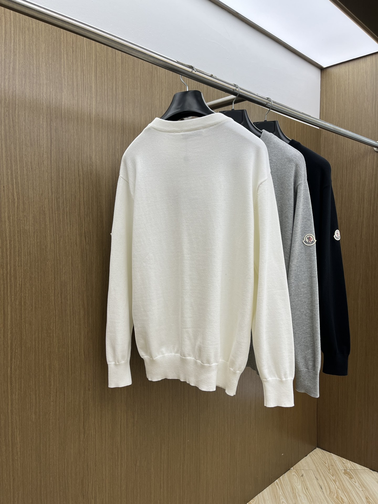 秋冬 Mon 🔥FW独家最新款男士休闲套头针织毛衣～高级定制 都市风十足 经典简约大气圆领打底针织毛衣。