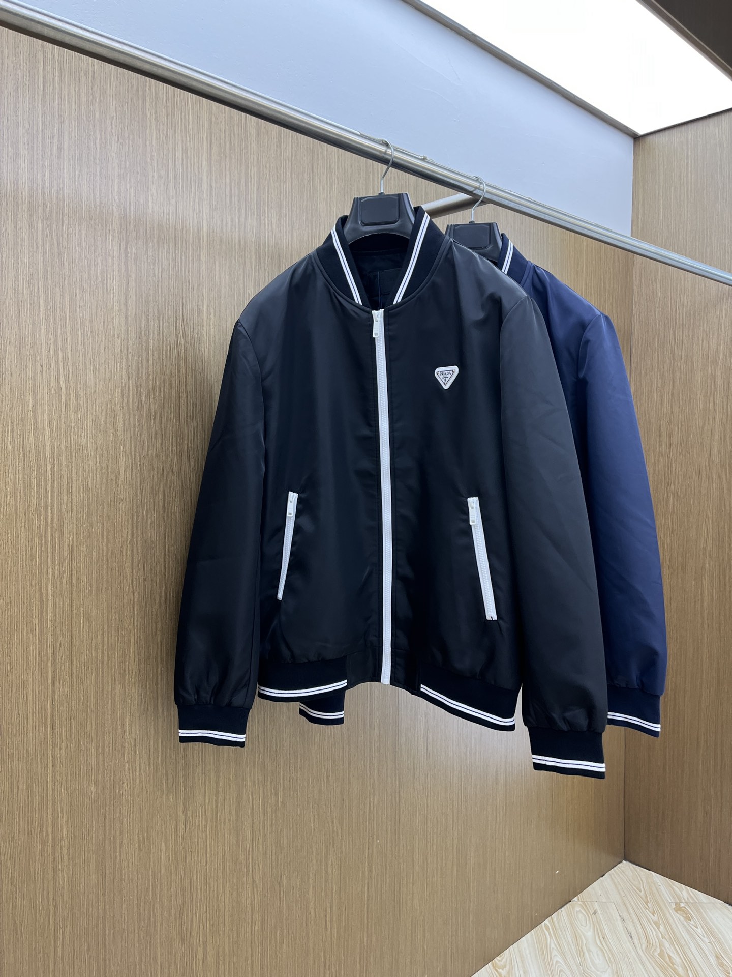 秋冬 PD 🔥🔥早秋男士高端时装款夹克外套，官方专柜主推展示，香港洋行渠道，户外必选单品，独家出售。在极