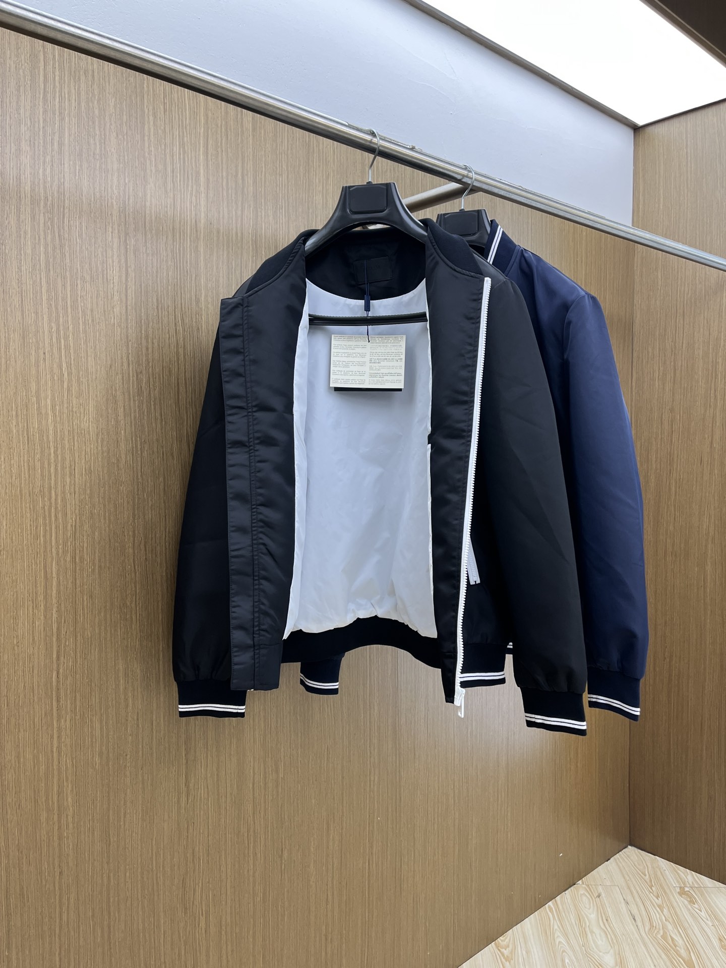 秋冬 PD 🔥🔥早秋男士高端时装款夹克外套，官方专柜主推展示，香港洋行渠道，户外必选单品，独家出售。在极
