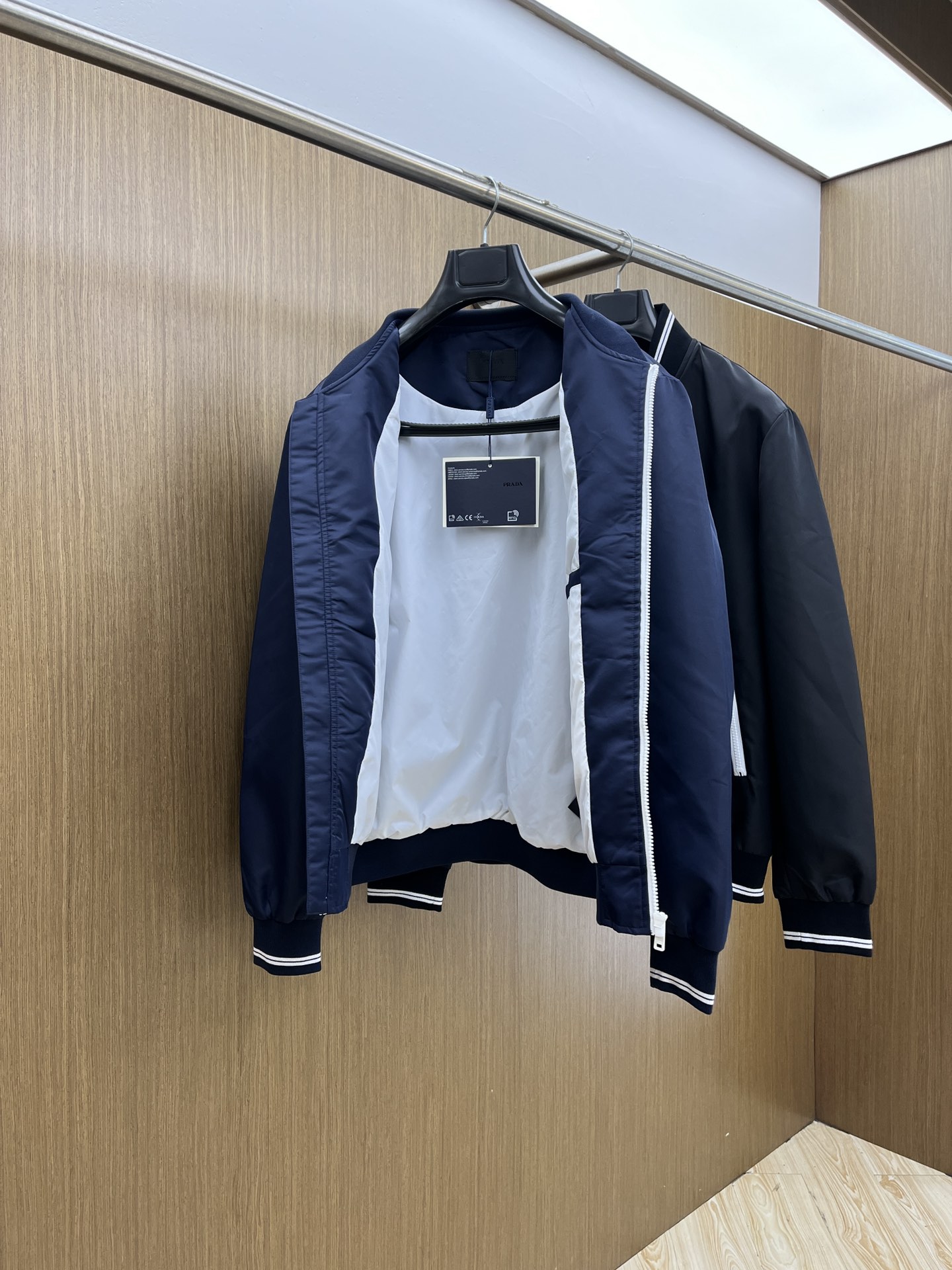 秋冬 PD 🔥🔥早秋男士高端时装款夹克外套，官方专柜主推展示，香港洋行渠道，户外必选单品，独家出售。在极