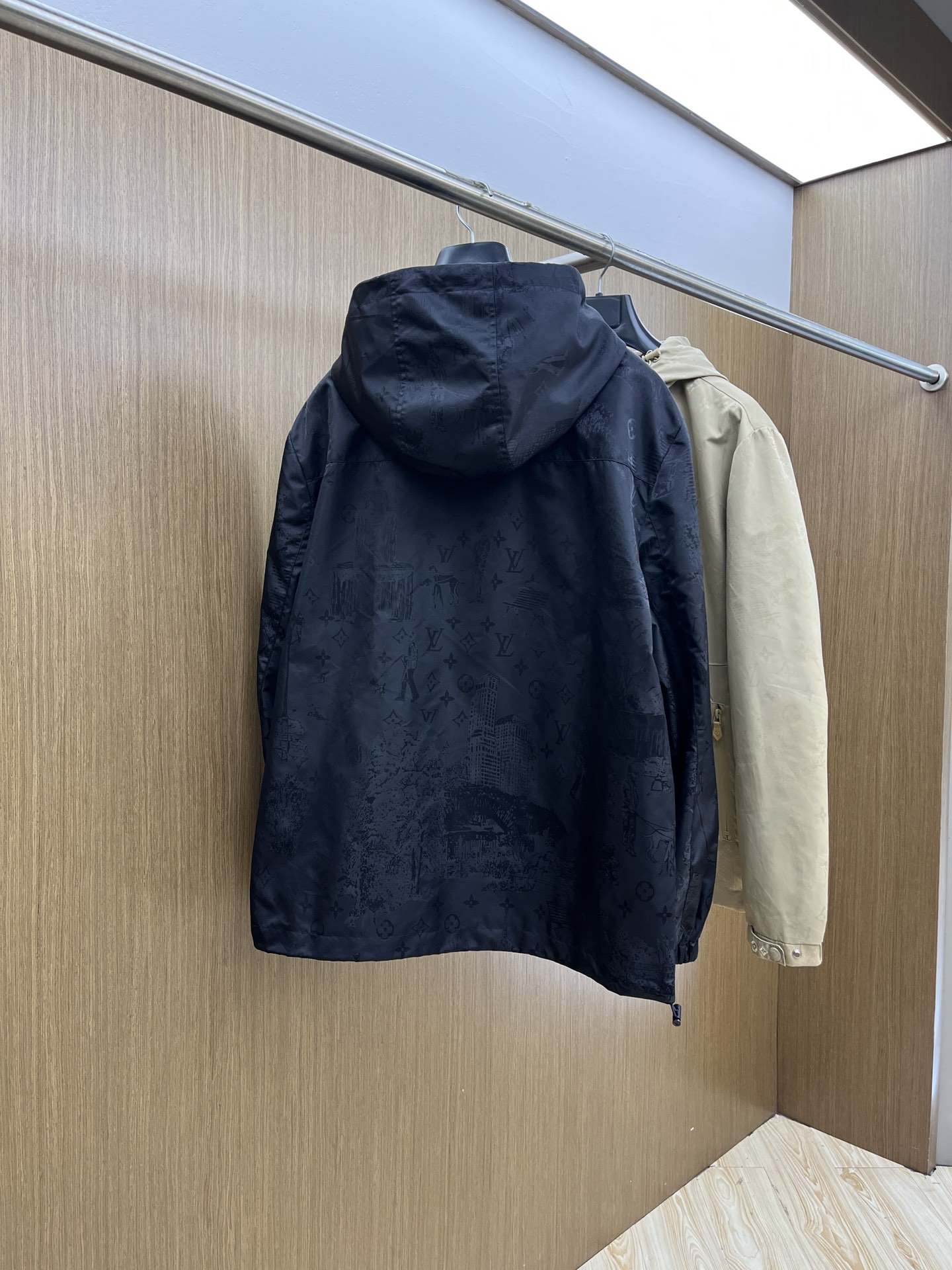 秋冬 LV 🔥🔥早秋男士高端时装款夹克外套，官方专柜主推展示，香港洋行渠道，户外必选单品，独家出售。在极