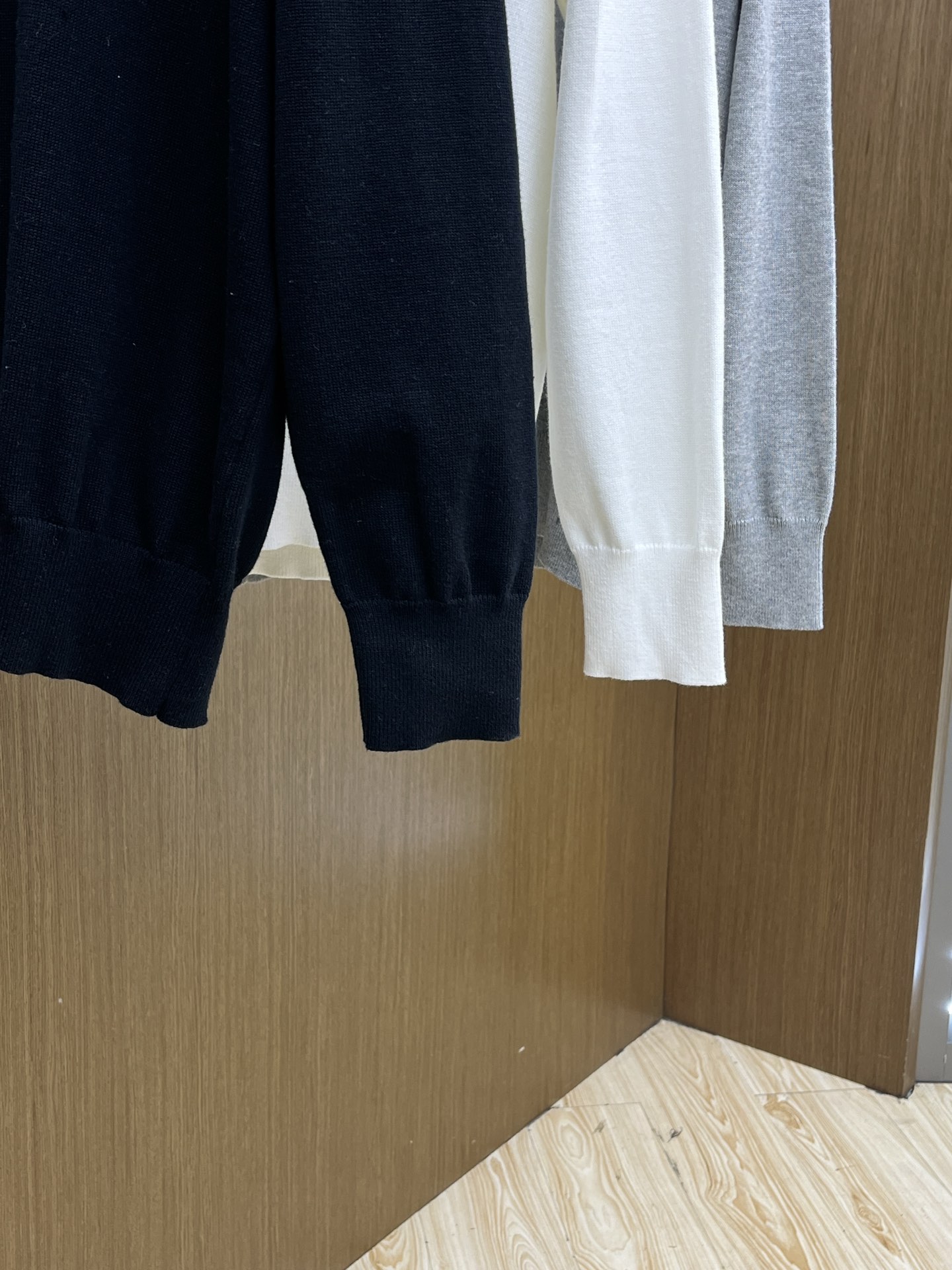 秋冬 Mon 🔥FW独家最新款男士休闲套头针织毛衣～高级定制 都市风十足 经典简约大气圆领打底针织毛衣。