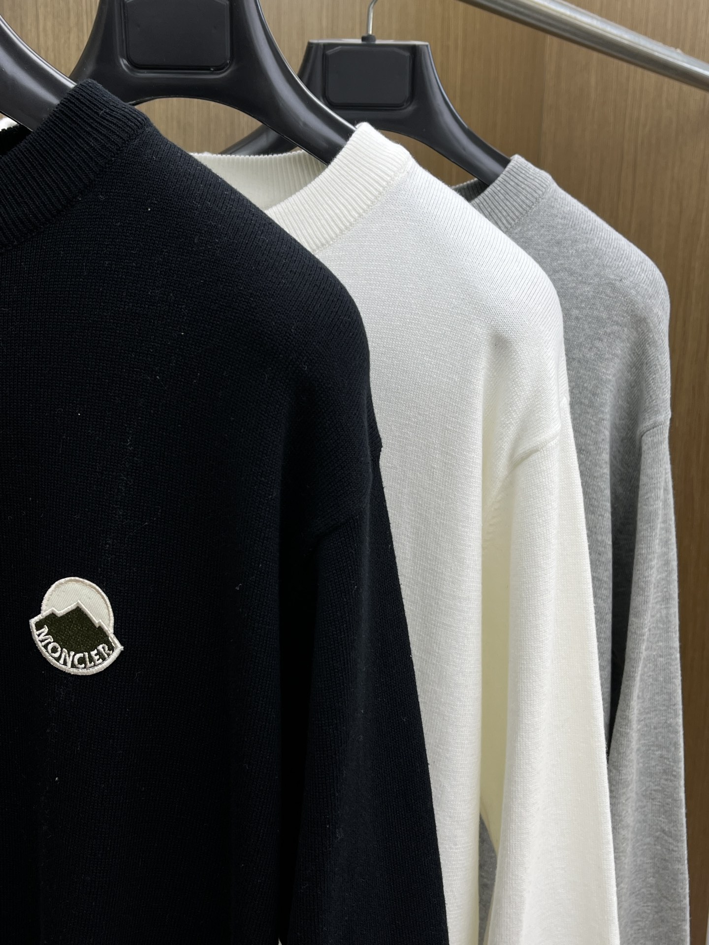 秋冬 Mon 🔥FW独家最新款男士休闲套头针织毛衣～高级定制 都市风十足 经典简约大气圆领打底针织毛衣。