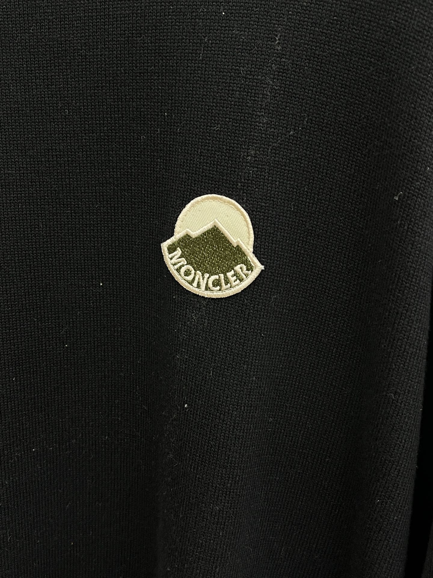 秋冬 Mon 🔥FW独家最新款男士休闲套头针织毛衣～高级定制 都市风十足 经典简约大气圆领打底针织毛衣。