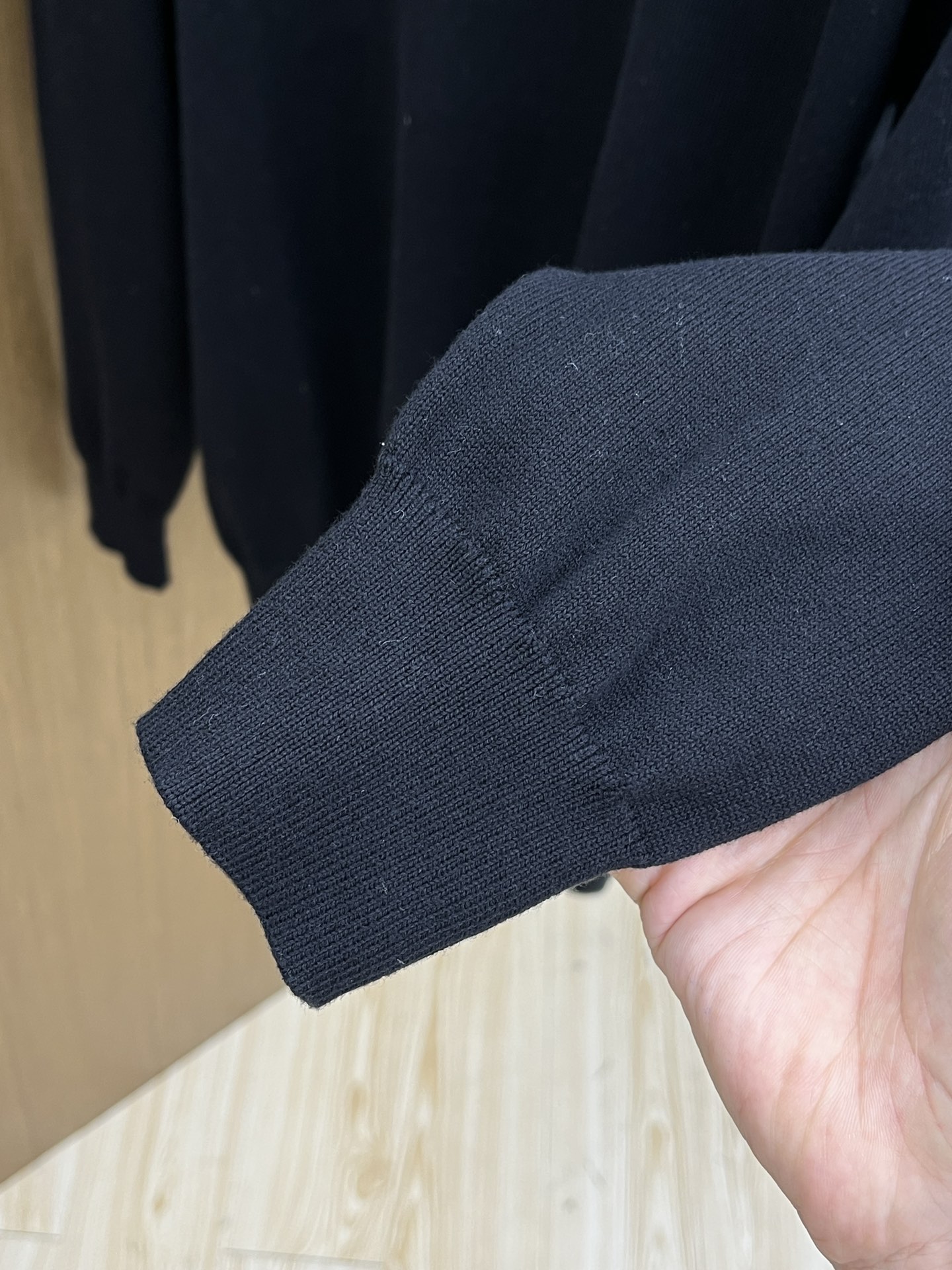 秋冬 Mon 🔥FW独家最新款男士休闲套头针织毛衣～高级定制 都市风十足 经典简约大气圆领打底针织毛衣。