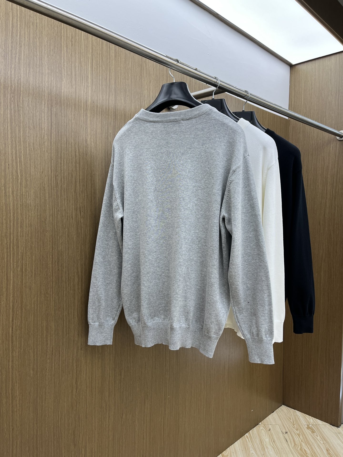 秋冬 Mon 🔥FW独家最新款男士休闲套头针织毛衣～高级定制 都市风十足 经典简约大气圆领打底针织毛衣。