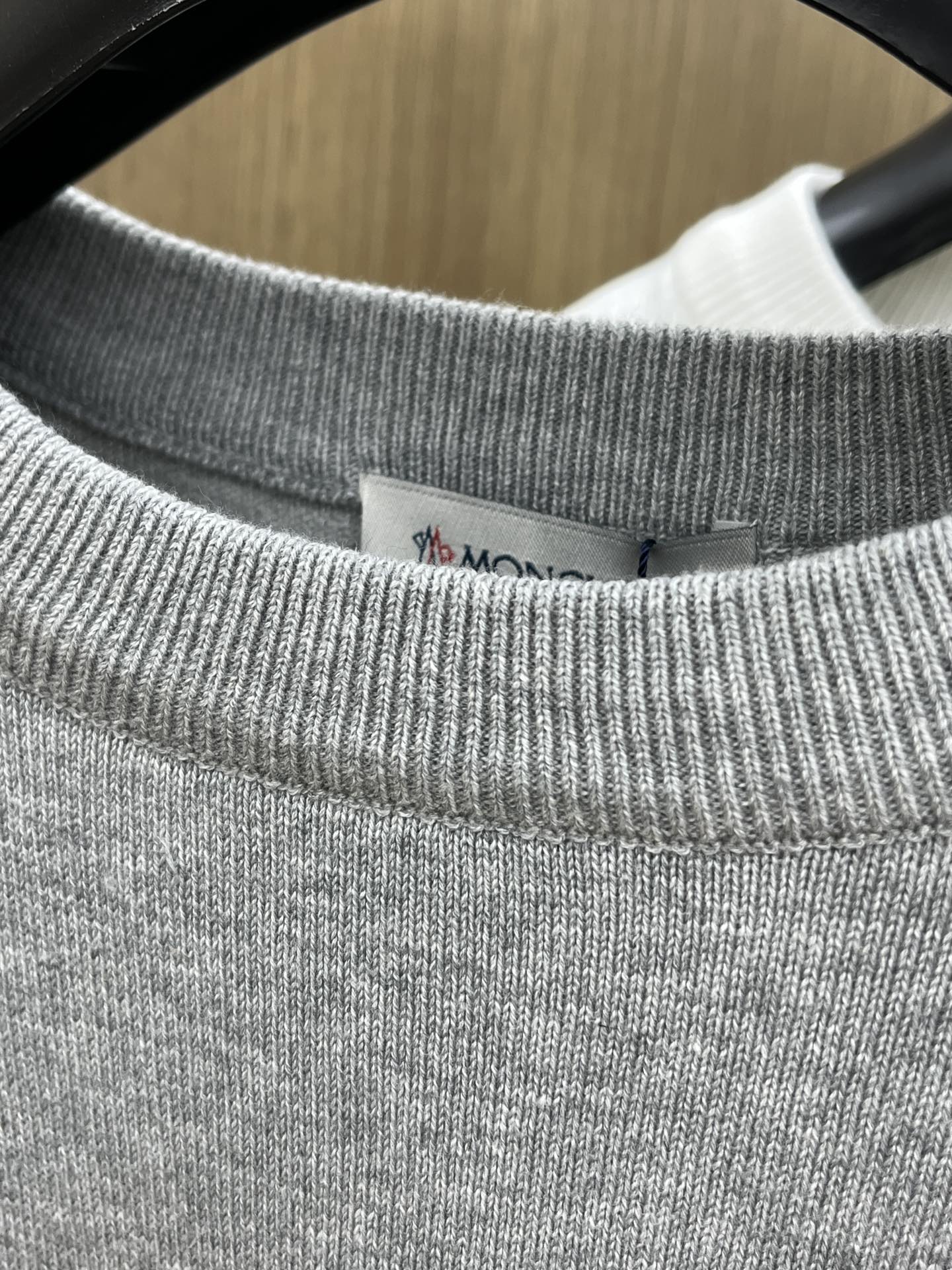 秋冬 Mon 🔥FW独家最新款男士休闲套头针织毛衣～高级定制 都市风十足 经典简约大气圆领打底针织毛衣。