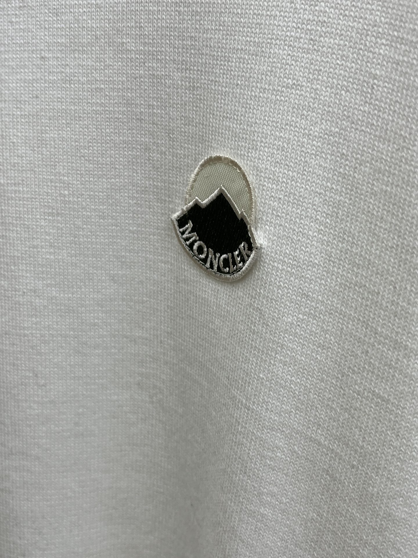 秋冬 Mon 🔥FW独家最新款男士休闲套头针织毛衣～高级定制 都市风十足 经典简约大气圆领打底针织毛衣。