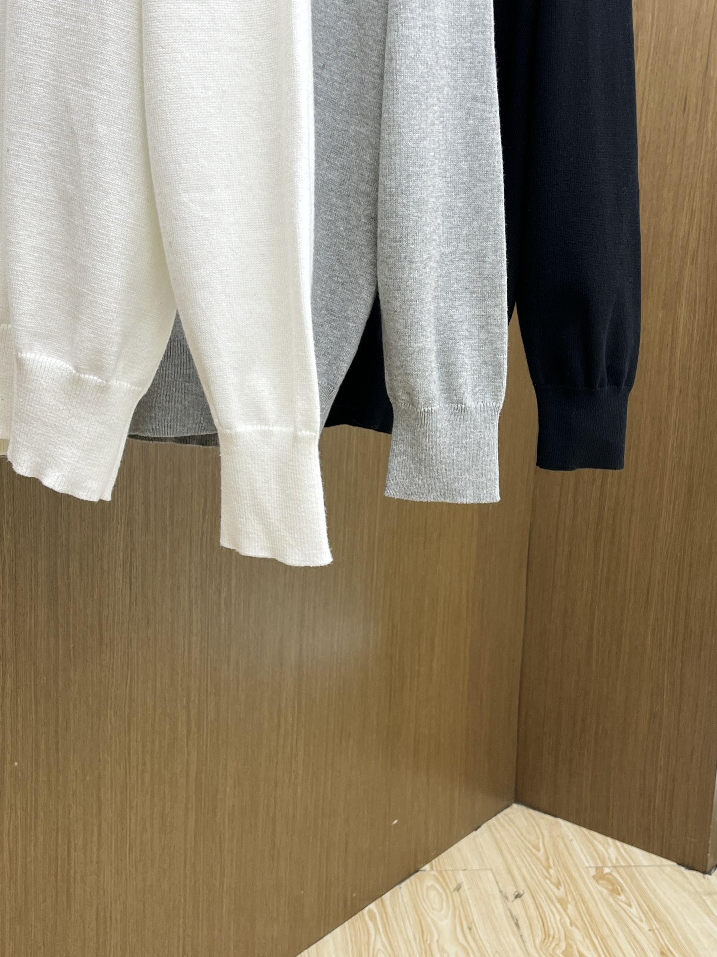 秋冬 Mon 🔥FW独家最新款男士休闲套头针织毛衣～高级定制 都市风十足 经典简约大气圆领打底针织毛衣。