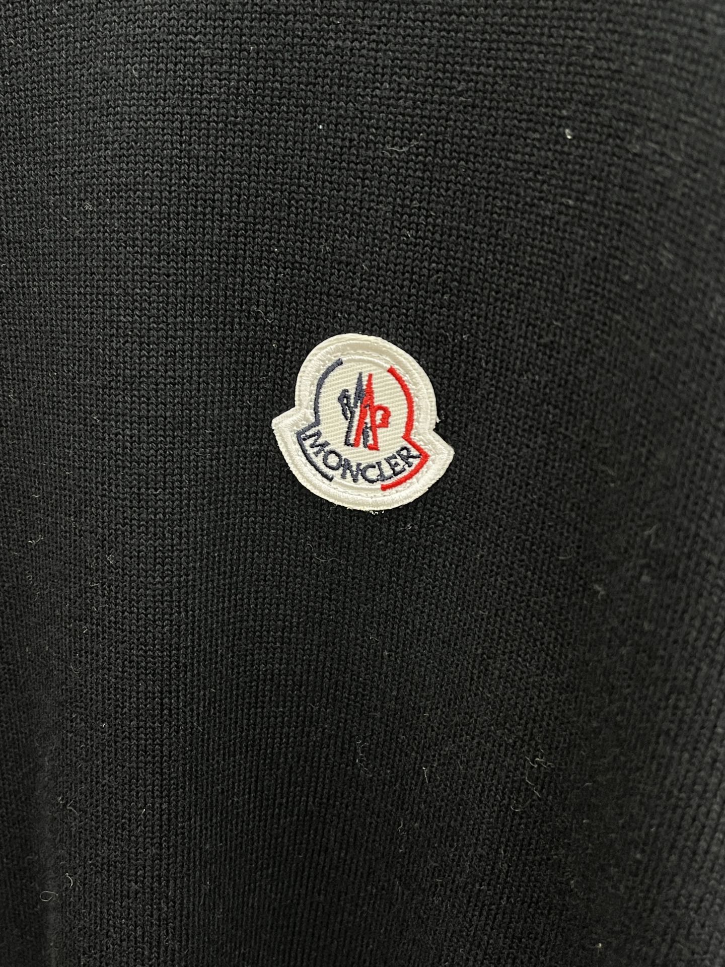 秋冬 Mon 🔥FW独家最新款男士休闲套头针织毛衣～高级定制 都市风十足 经典简约大气圆领打底针织毛衣。