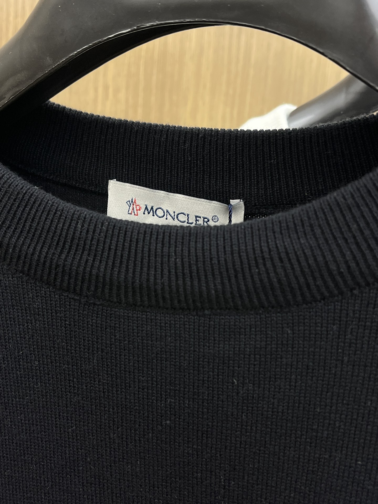 秋冬 Mon 🔥FW独家最新款男士休闲套头针织毛衣～高级定制 都市风十足 经典简约大气圆领打底针织毛衣。