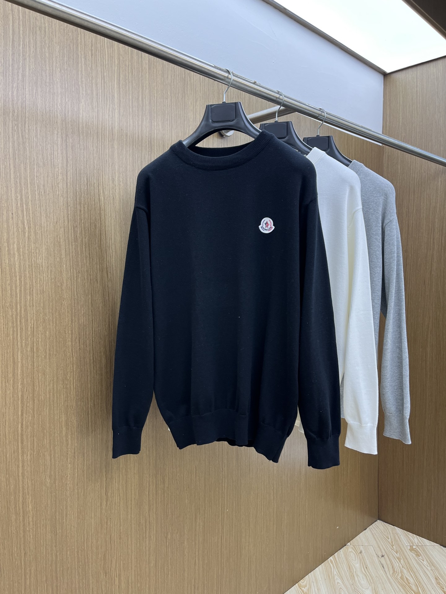 秋冬 Mon 🔥FW独家最新款男士休闲套头针织毛衣～高级定制 都市风十足 经典简约大气圆领打底针织毛衣。