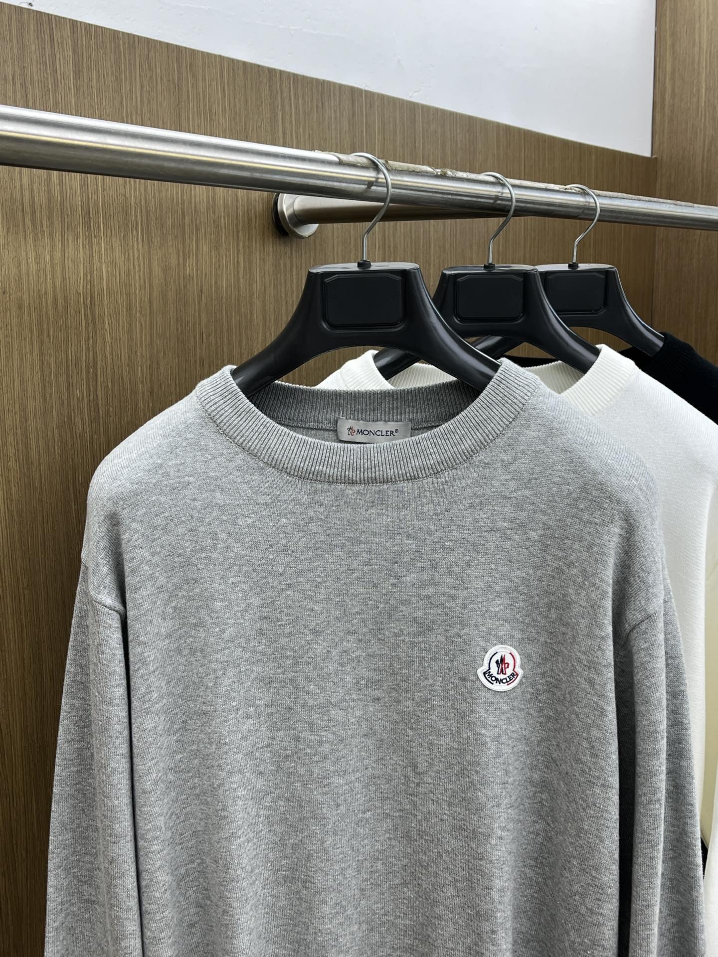 秋冬 Mon 🔥FW独家最新款男士休闲套头针织毛衣～高级定制 都市风十足 经典简约大气圆领打底针织毛衣。