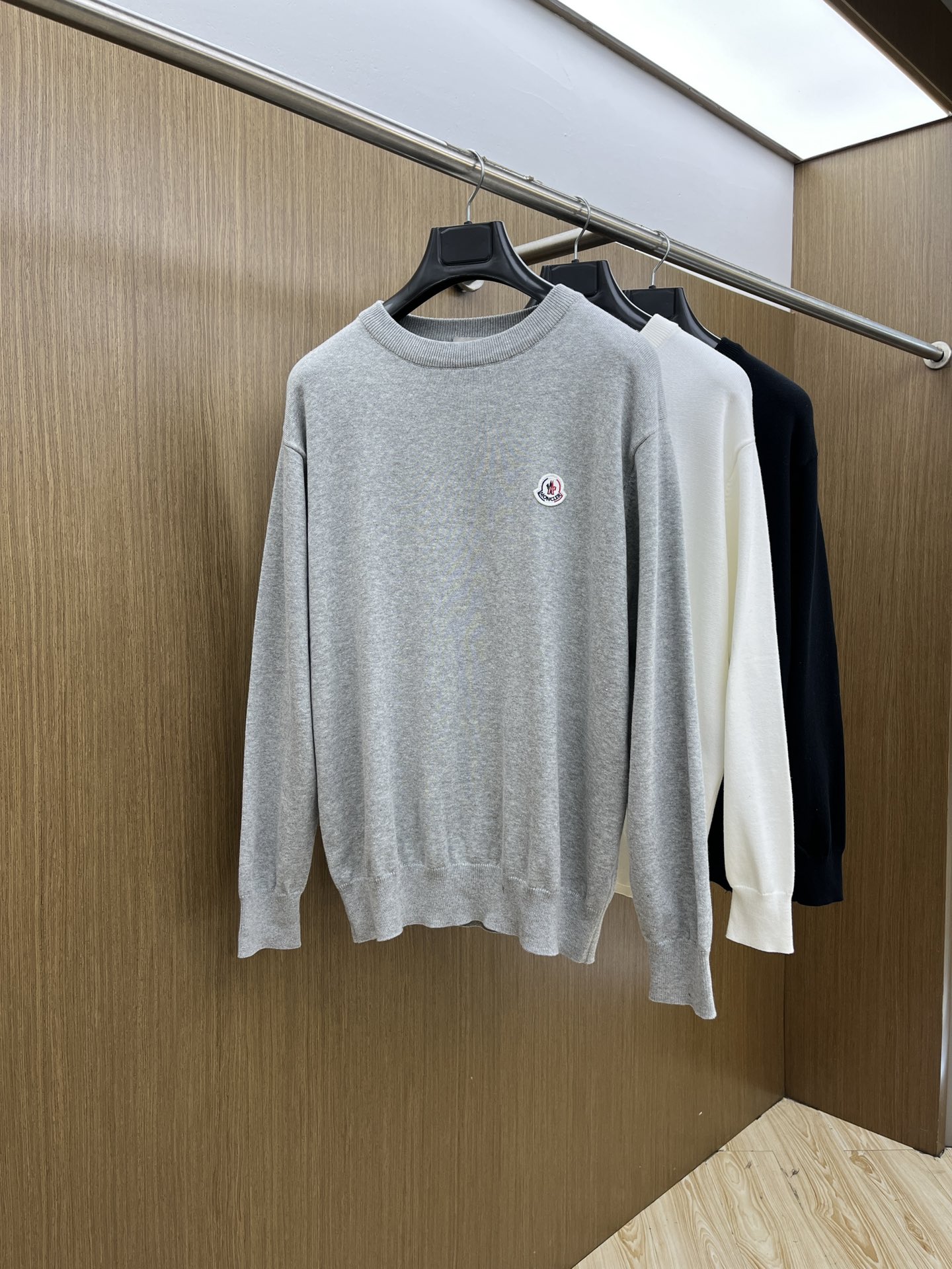 秋冬 Mon 🔥FW独家最新款男士休闲套头针织毛衣～高级定制 都市风十足 经典简约大气圆领打底针织毛衣。