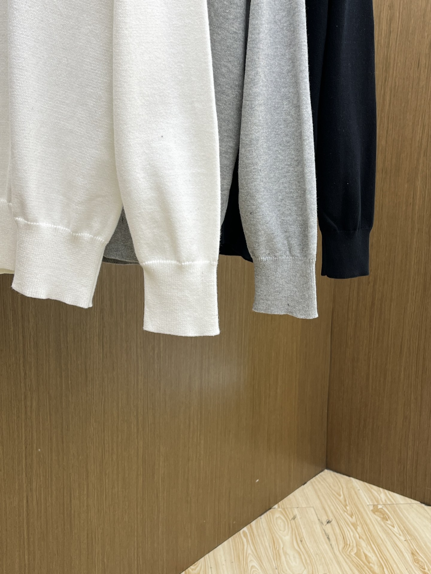 秋冬 Mon 🔥FW独家最新款男士休闲套头针织毛衣～高级定制 都市风十足 经典简约大气圆领打底针织毛衣。