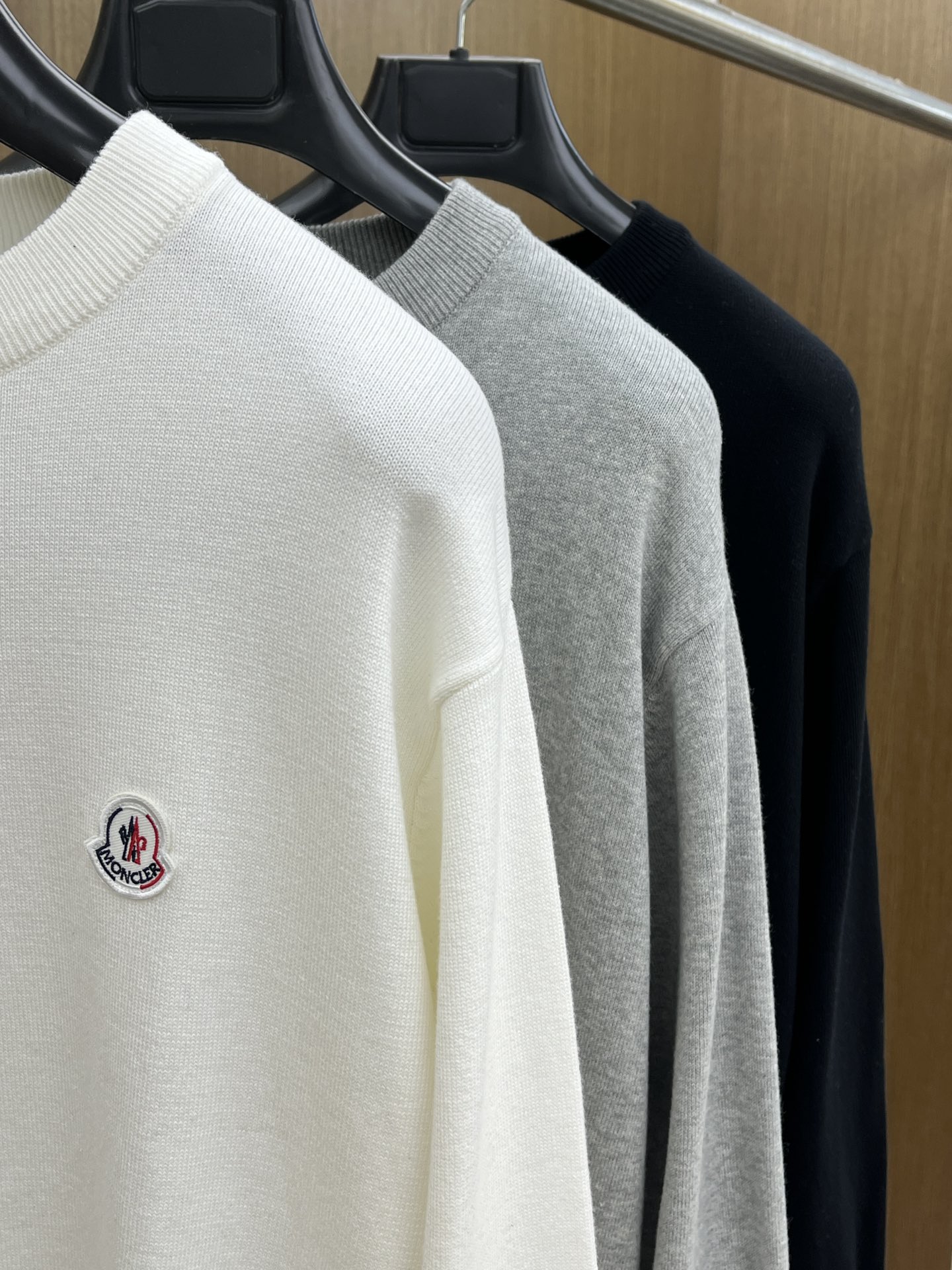 秋冬 Mon 🔥FW独家最新款男士休闲套头针织毛衣～高级定制 都市风十足 经典简约大气圆领打底针织毛衣。