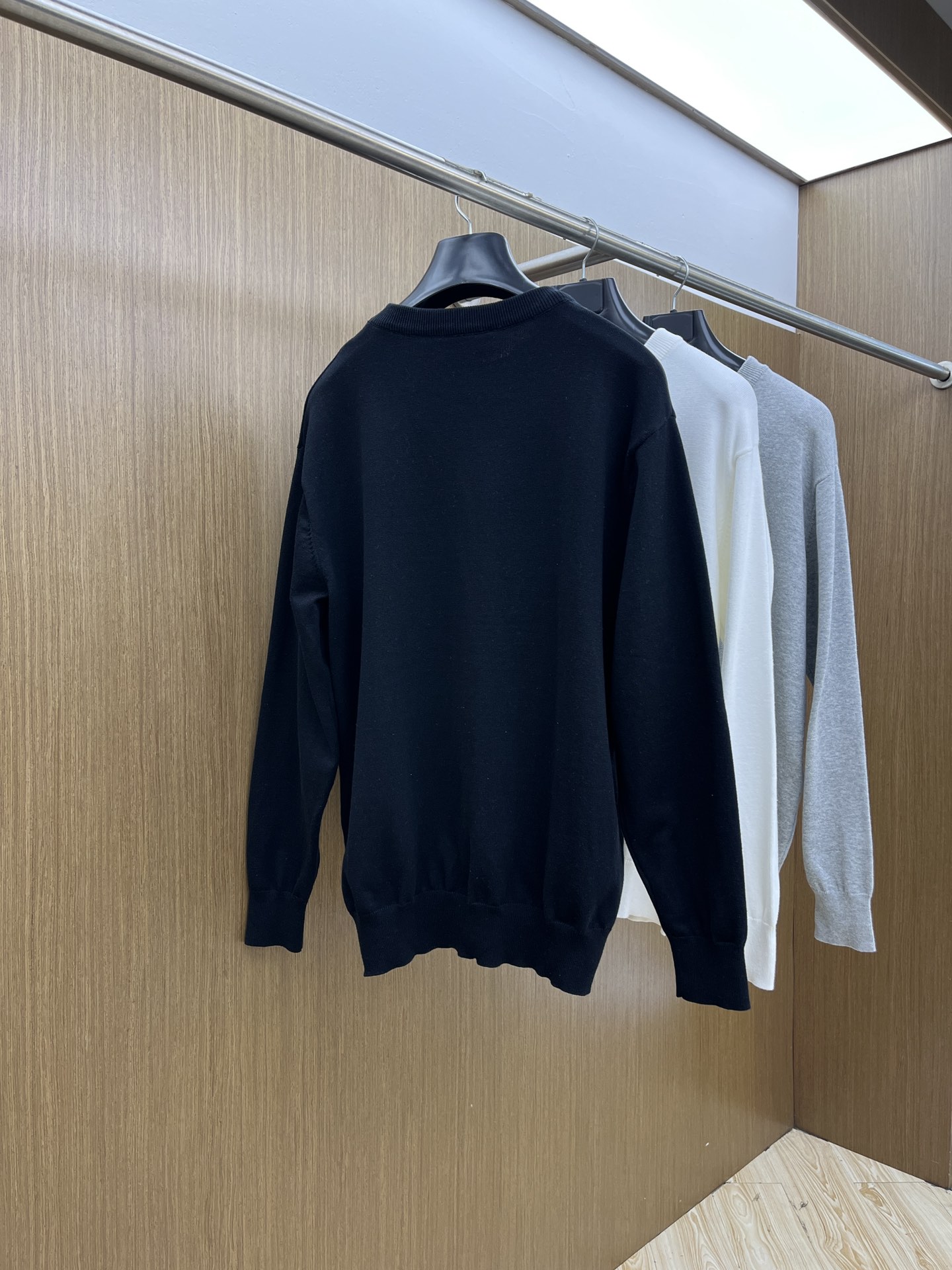 秋冬 Mon 🔥FW独家最新款男士休闲套头针织毛衣～高级定制 都市风十足 经典简约大气圆领打底针织毛衣。