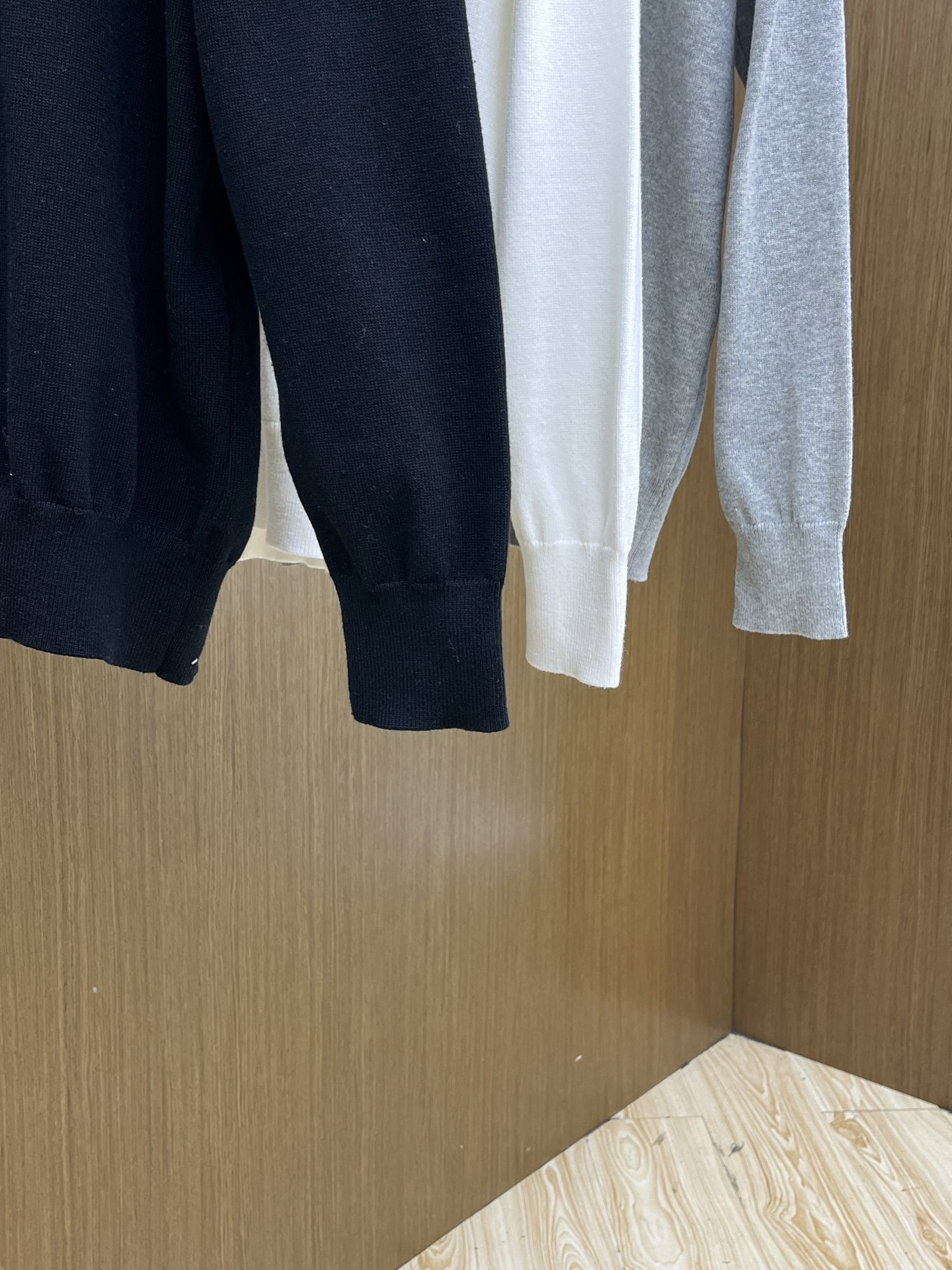 秋冬 Mon 🔥FW独家最新款男士休闲套头针织毛衣～高级定制 都市风十足 经典简约大气圆领打底针织毛衣。