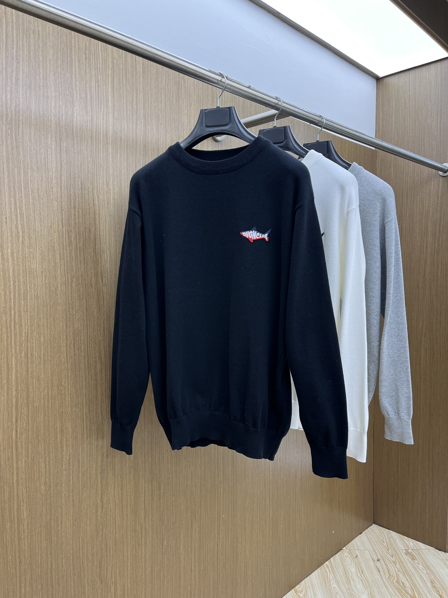 秋冬 Mon 🔥FW独家最新款男士休闲套头针织毛衣～高级定制 都市风十足 经典简约大气圆领打底针织毛衣。