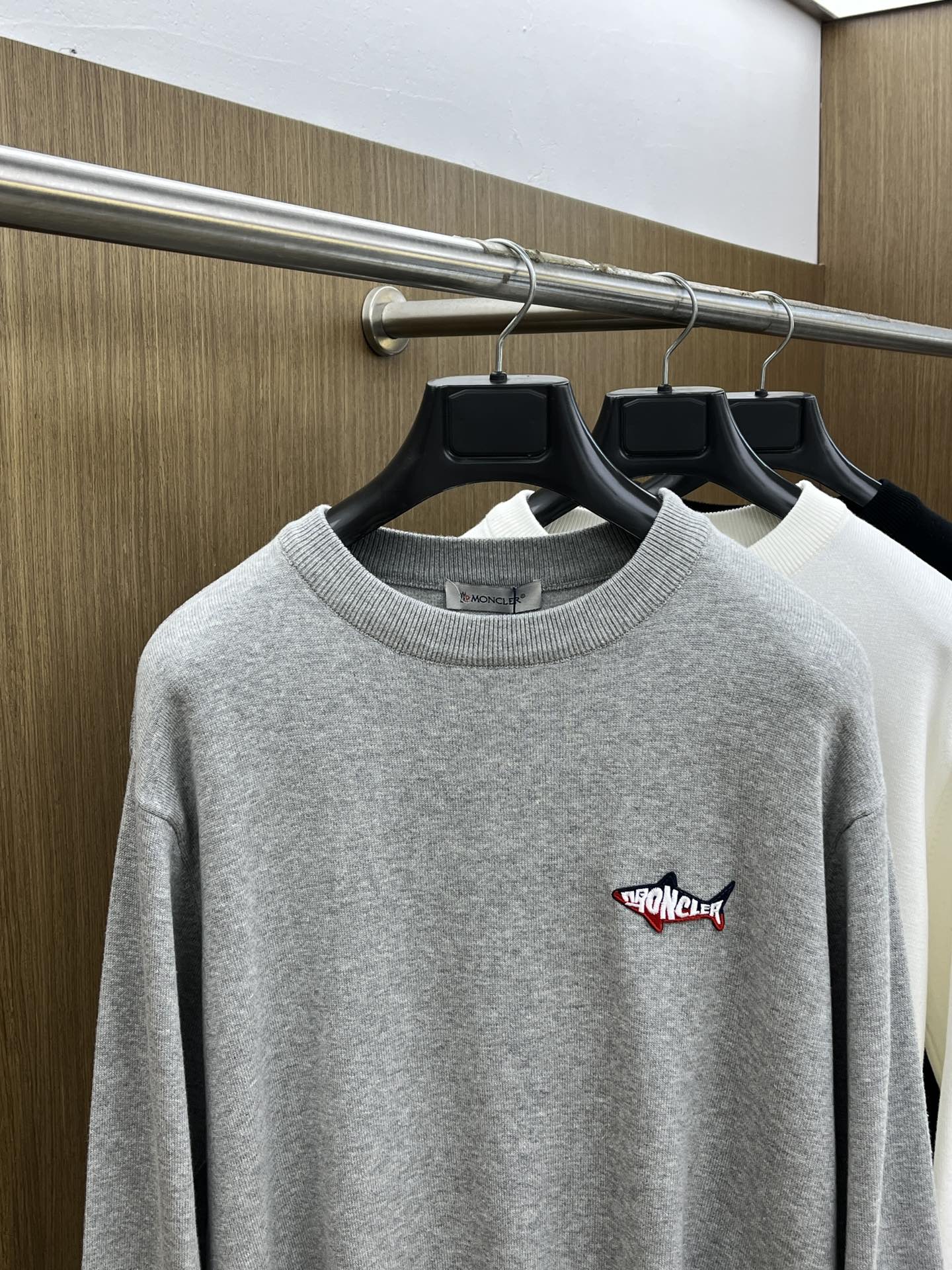 秋冬 Mon 🔥FW独家最新款男士休闲套头针织毛衣～高级定制 都市风十足 经典简约大气圆领打底针织毛衣。