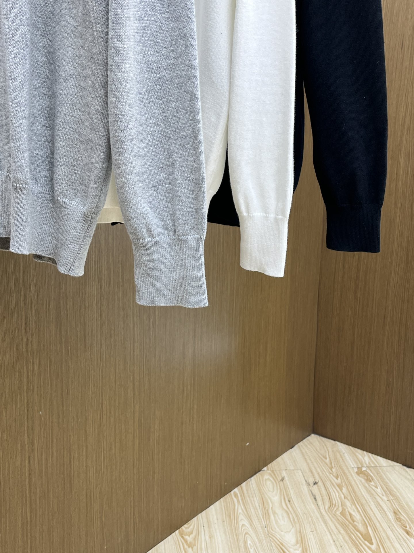 秋冬 Mon 🔥FW独家最新款男士休闲套头针织毛衣～高级定制 都市风十足 经典简约大气圆领打底针织毛衣。