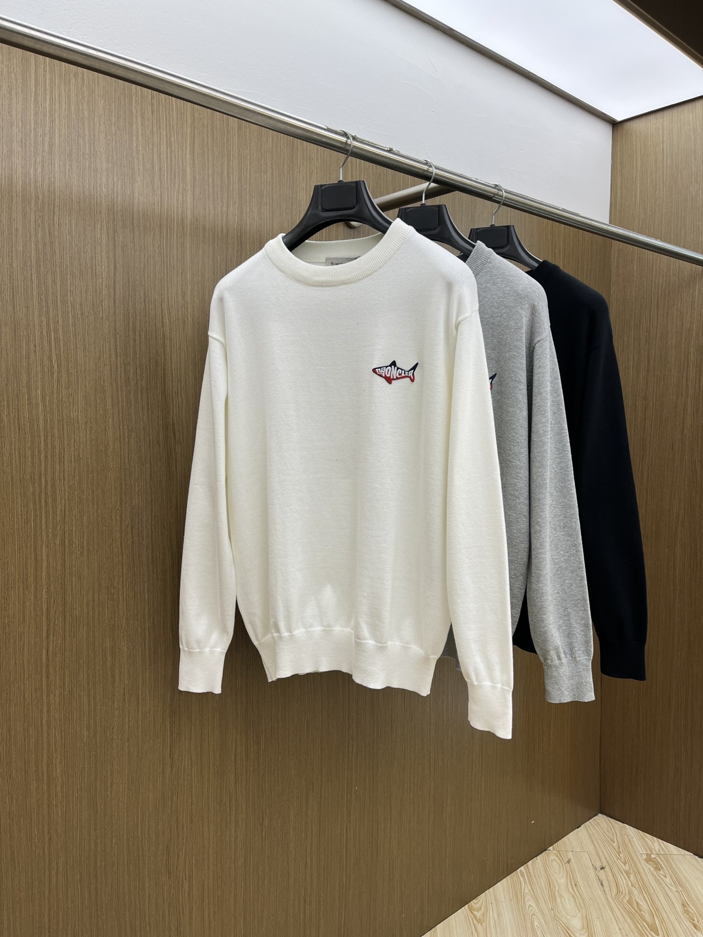 秋冬 Mon 🔥FW独家最新款男士休闲套头针织毛衣～高级定制 都市风十足 经典简约大气圆领打底针织毛衣。