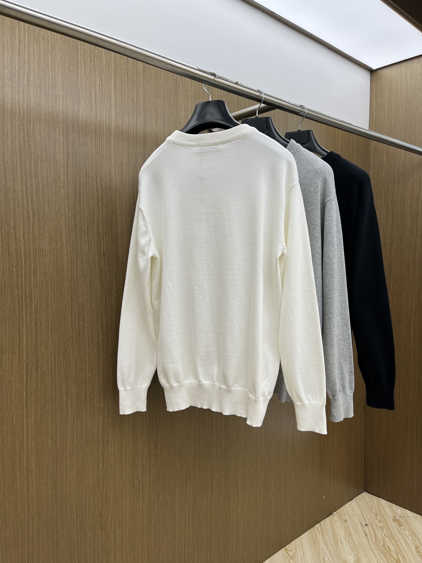 秋冬 Mon 🔥FW独家最新款男士休闲套头针织毛衣～高级定制 都市风十足 经典简约大气圆领打底针织毛衣。