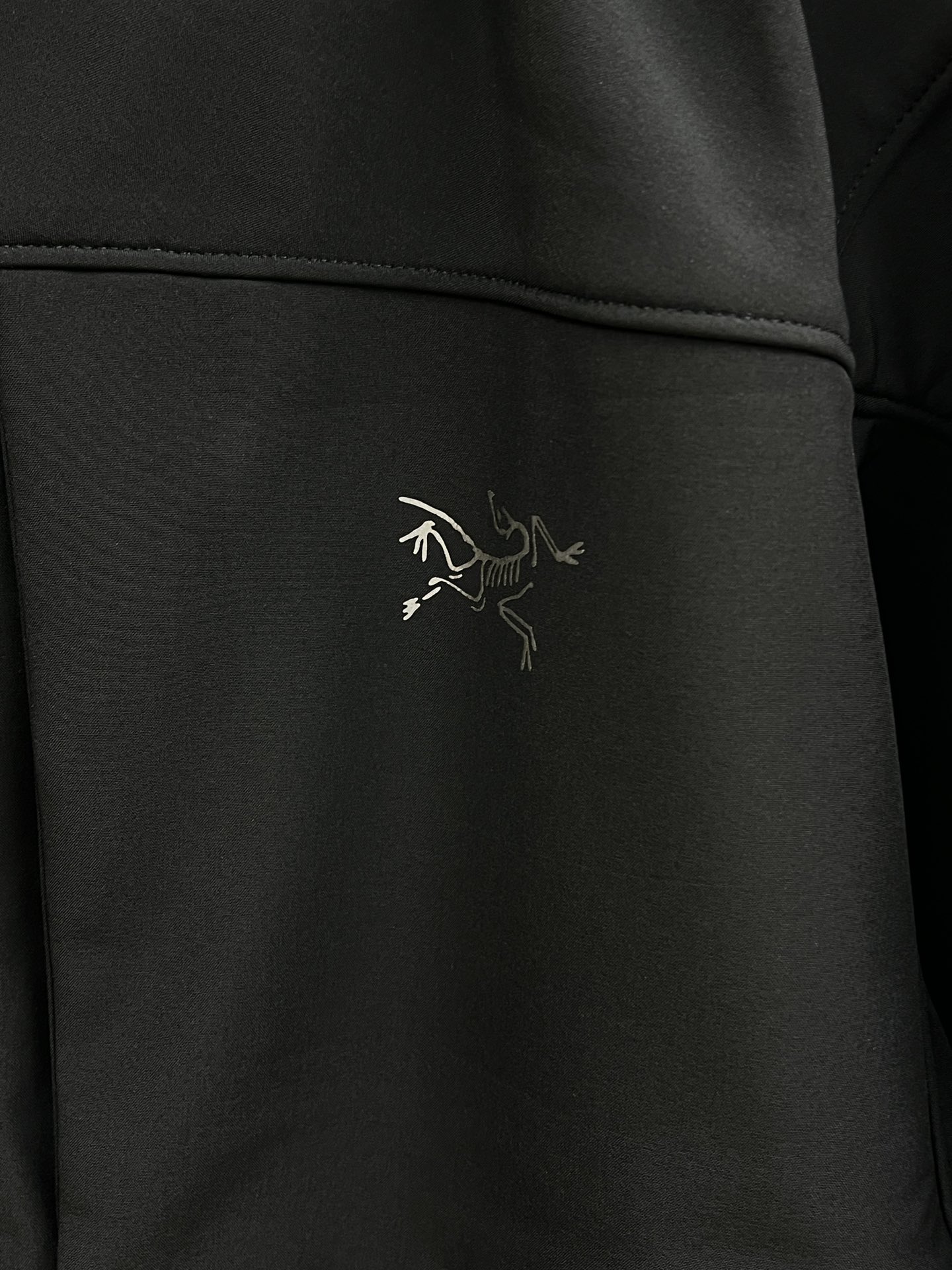 秋冬Arcteryx/始祖鸟 2025春秋新款软壳立领夹克冲锋衣外套这款GAMMALT夹克采用轻薄耐磨的