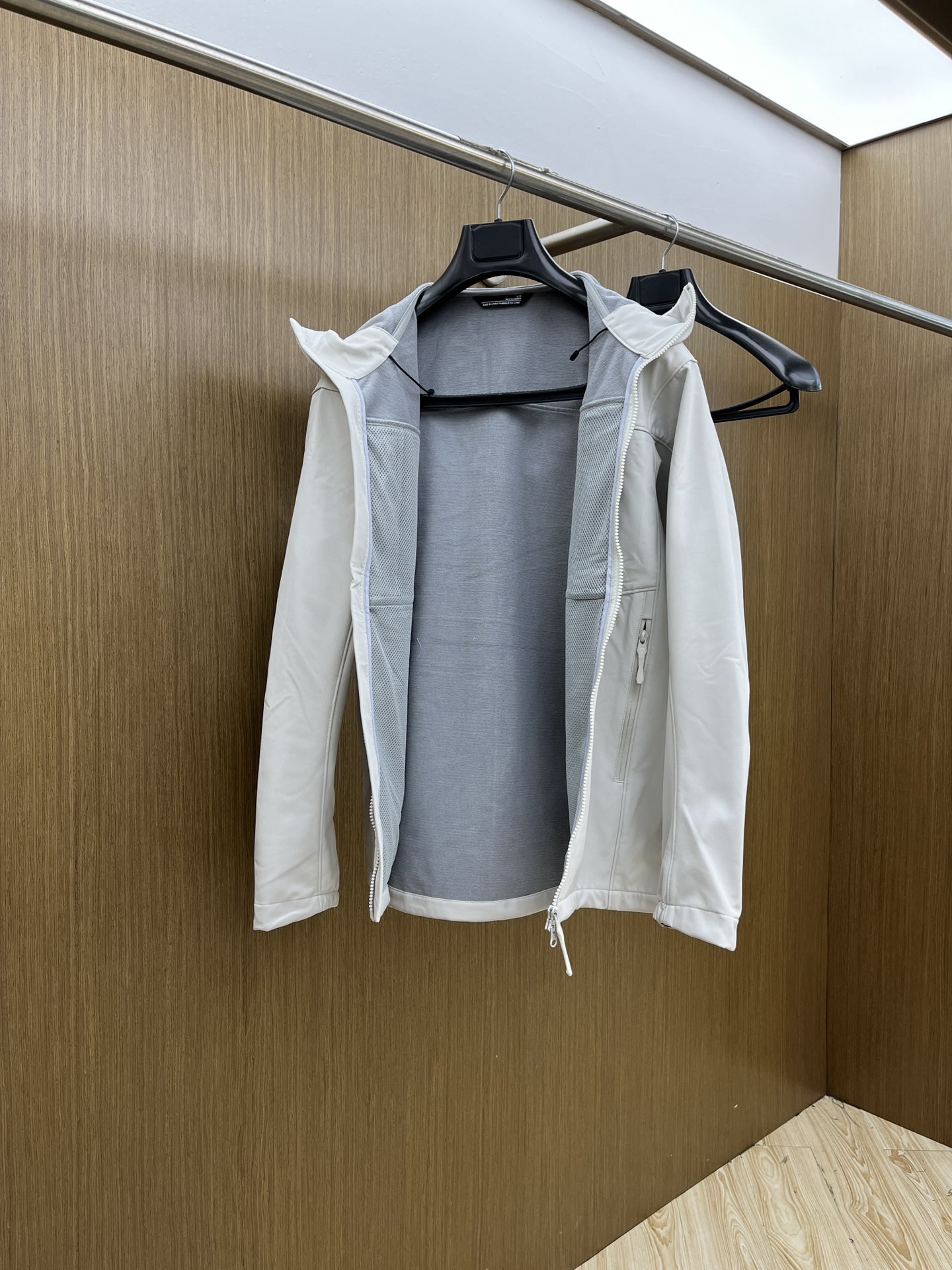 秋冬Arcteryx/始祖鸟 2025春秋新款软壳立领夹克冲锋衣外套这款GAMMALT夹克采用轻薄耐磨的