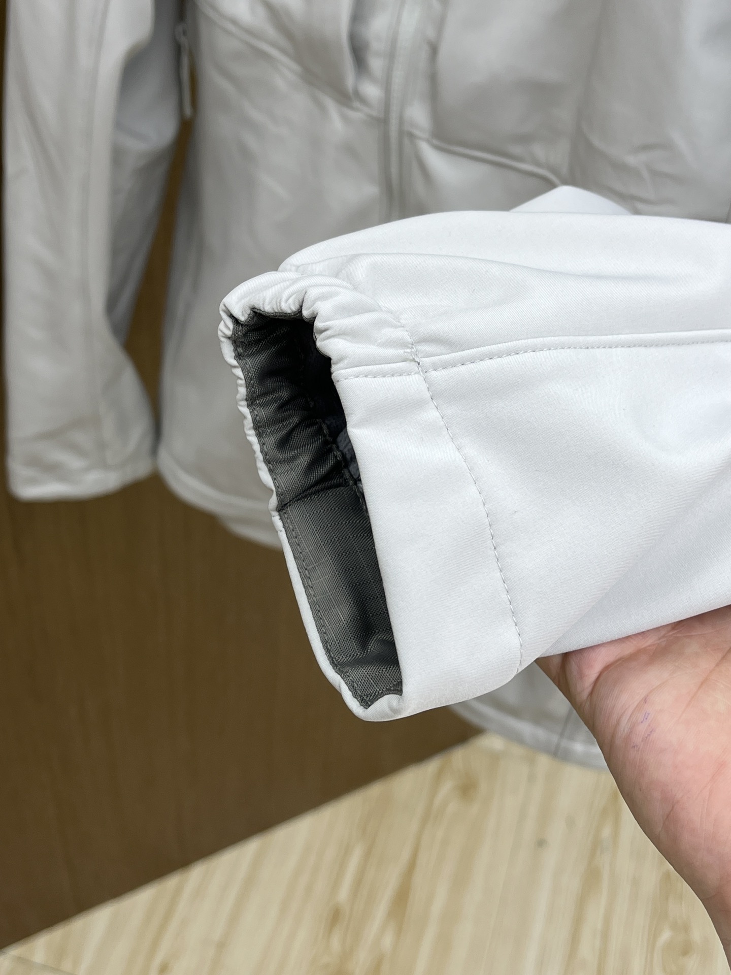 秋冬Arcteryx/始祖鸟 2025春秋新款软壳立领夹克冲锋衣外套这款GAMMALT夹克采用轻薄耐磨的