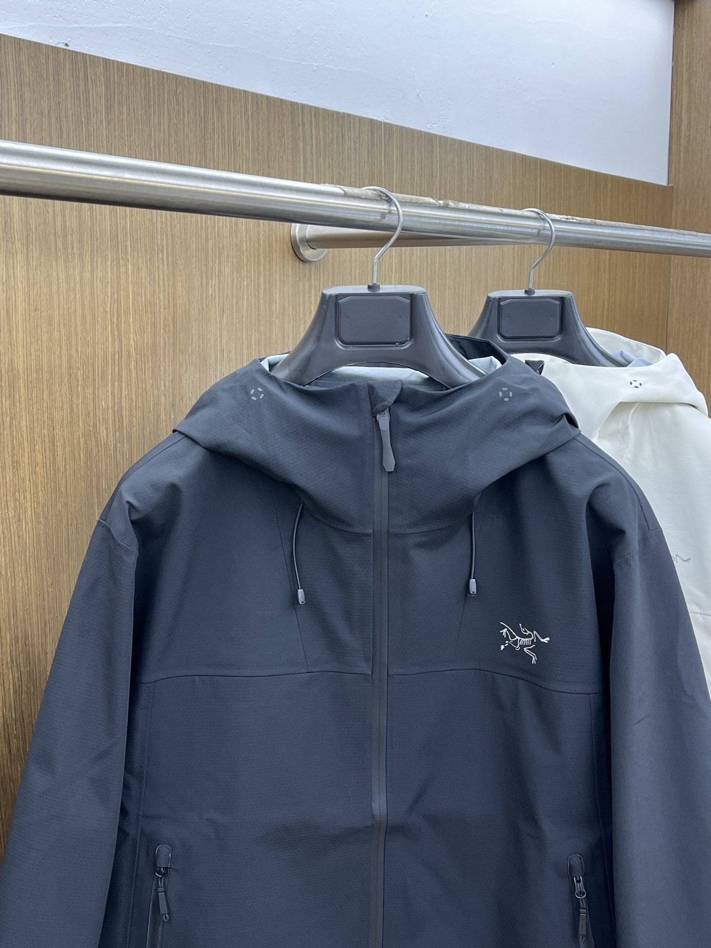 秋冬-顶级版 ARC‘TERYX/始祖鸟 beta LT系列冲锋衣 官网同款经典硬壳户外保暖防风防泼水 