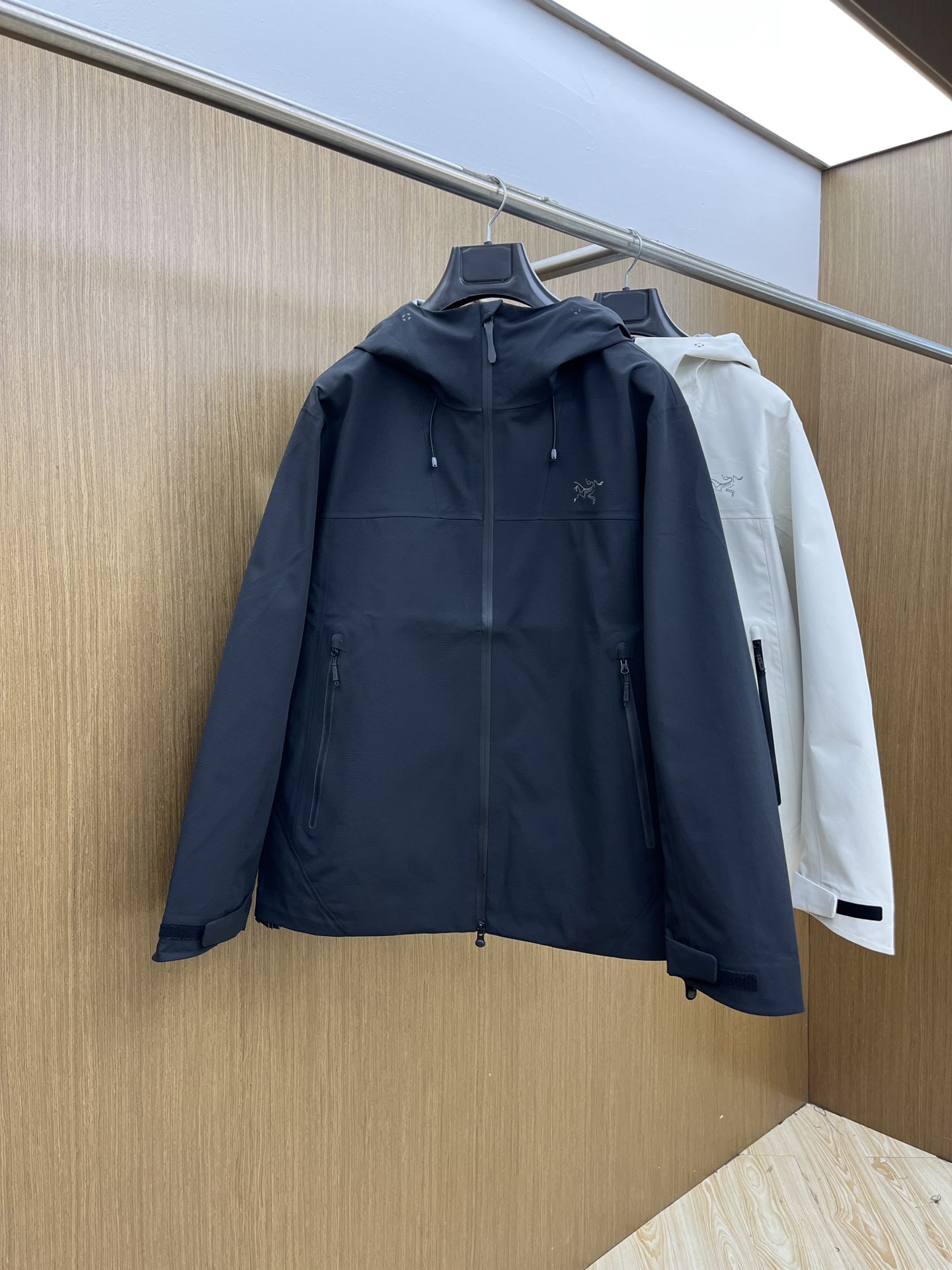 秋冬-顶级版 ARC‘TERYX/始祖鸟 beta LT系列冲锋衣 官网同款经典硬壳户外保暖防风防泼水 