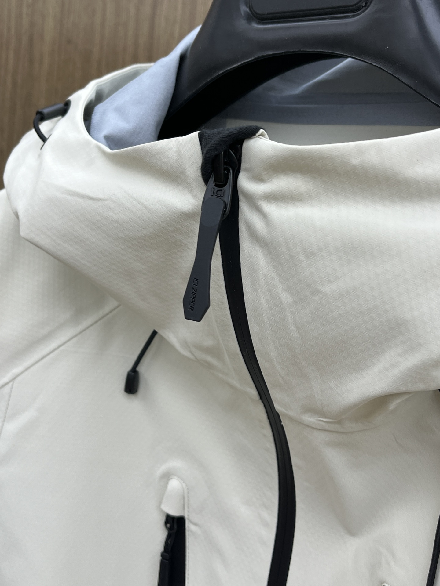 秋冬Arcteryx/始祖鸟 2025早秋新款软壳立领夹克冲锋衣外套这款GAMMALT夹克采用轻薄耐磨的