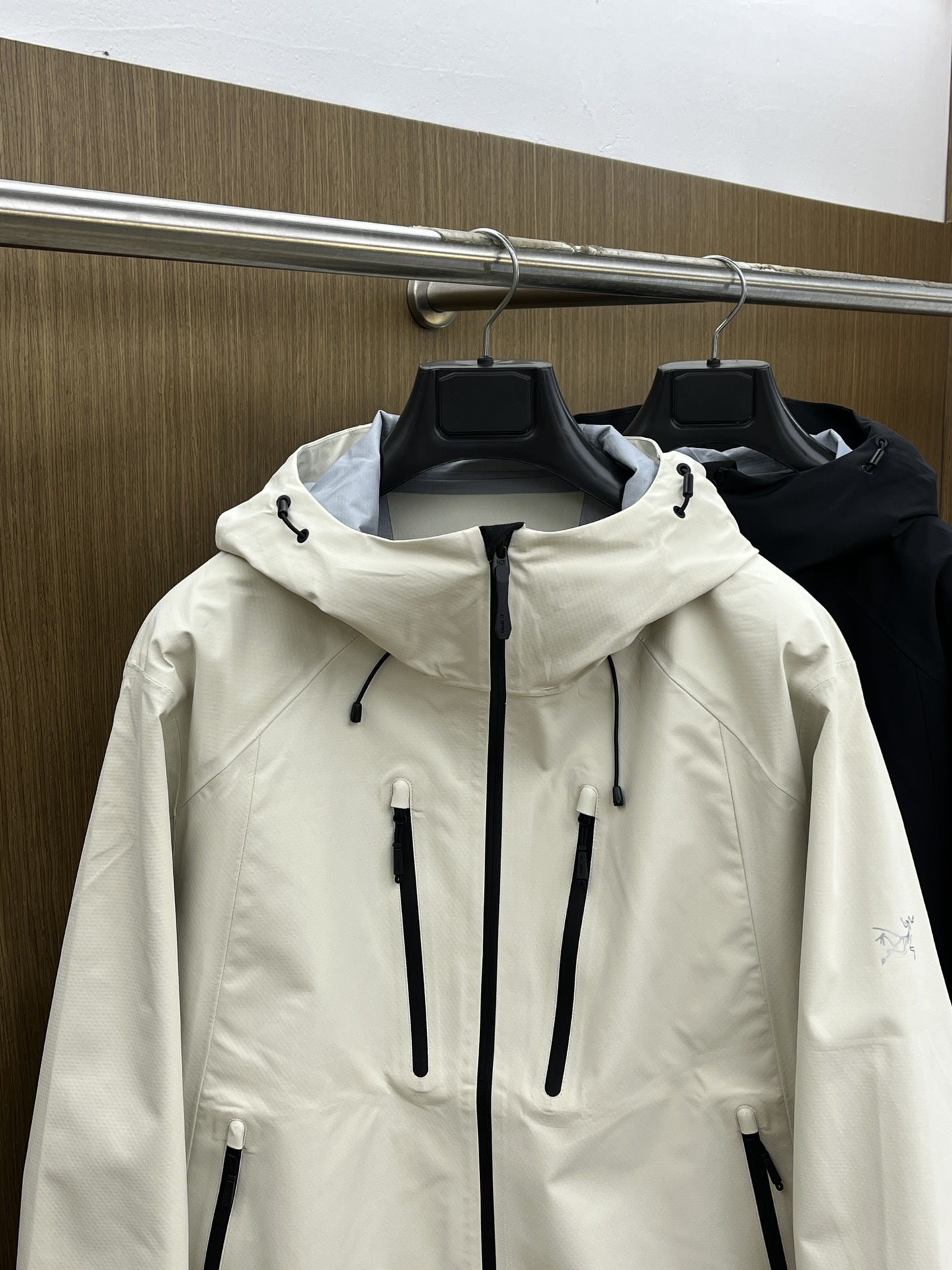 秋冬Arcteryx/始祖鸟 2025早秋新款软壳立领夹克冲锋衣外套这款GAMMALT夹克采用轻薄耐磨的