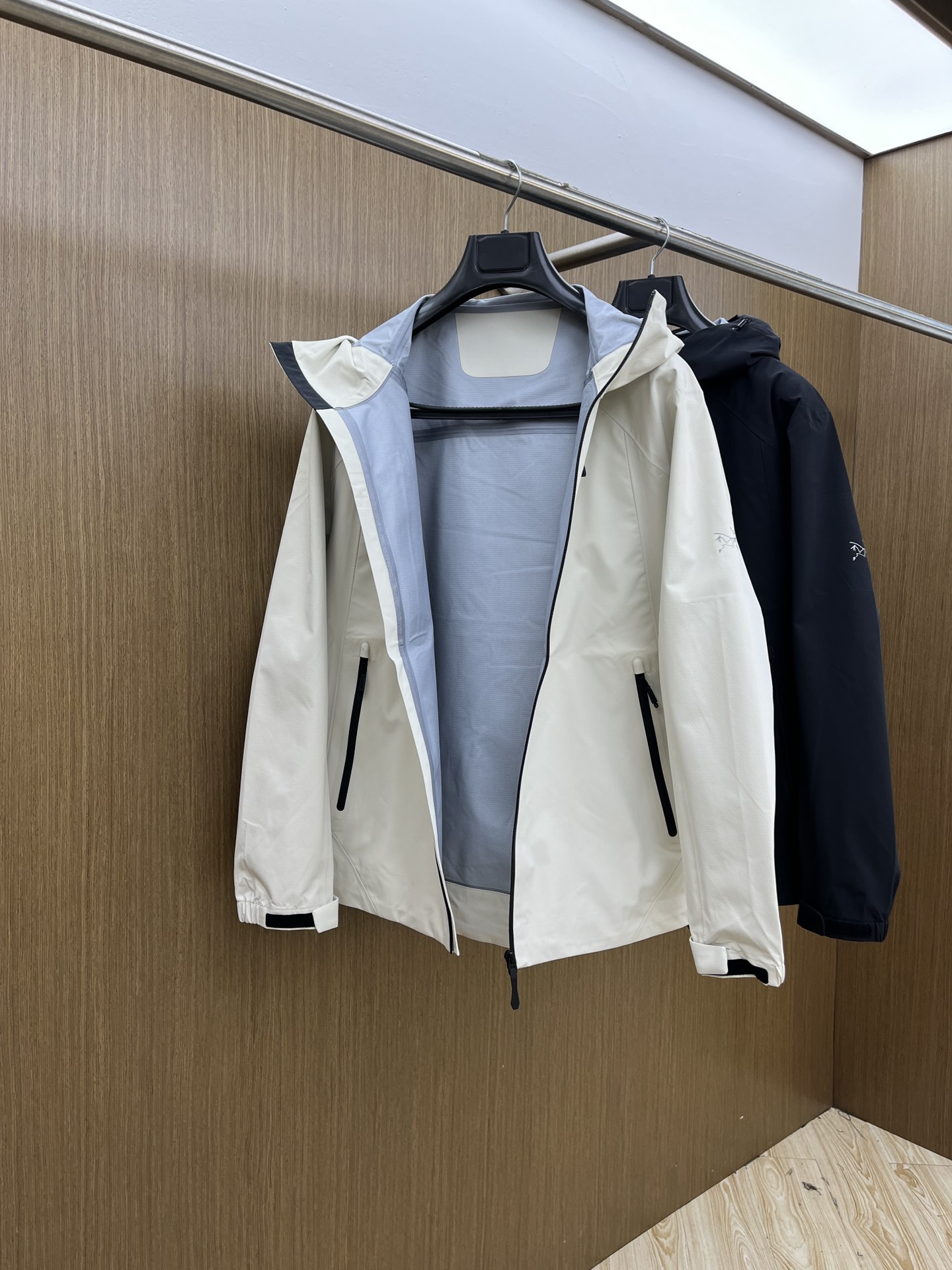 秋冬Arcteryx/始祖鸟 2025早秋新款软壳立领夹克冲锋衣外套这款GAMMALT夹克采用轻薄耐磨的