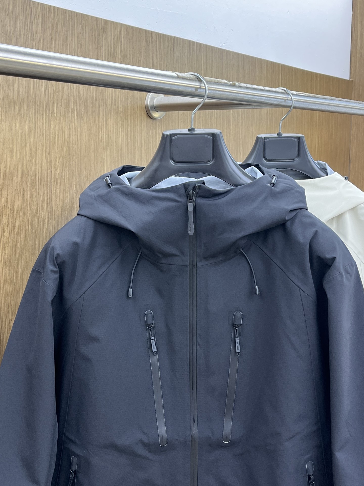 秋冬Arcteryx/始祖鸟 2025早秋新款软壳立领夹克冲锋衣外套这款GAMMALT夹克采用轻薄耐磨的