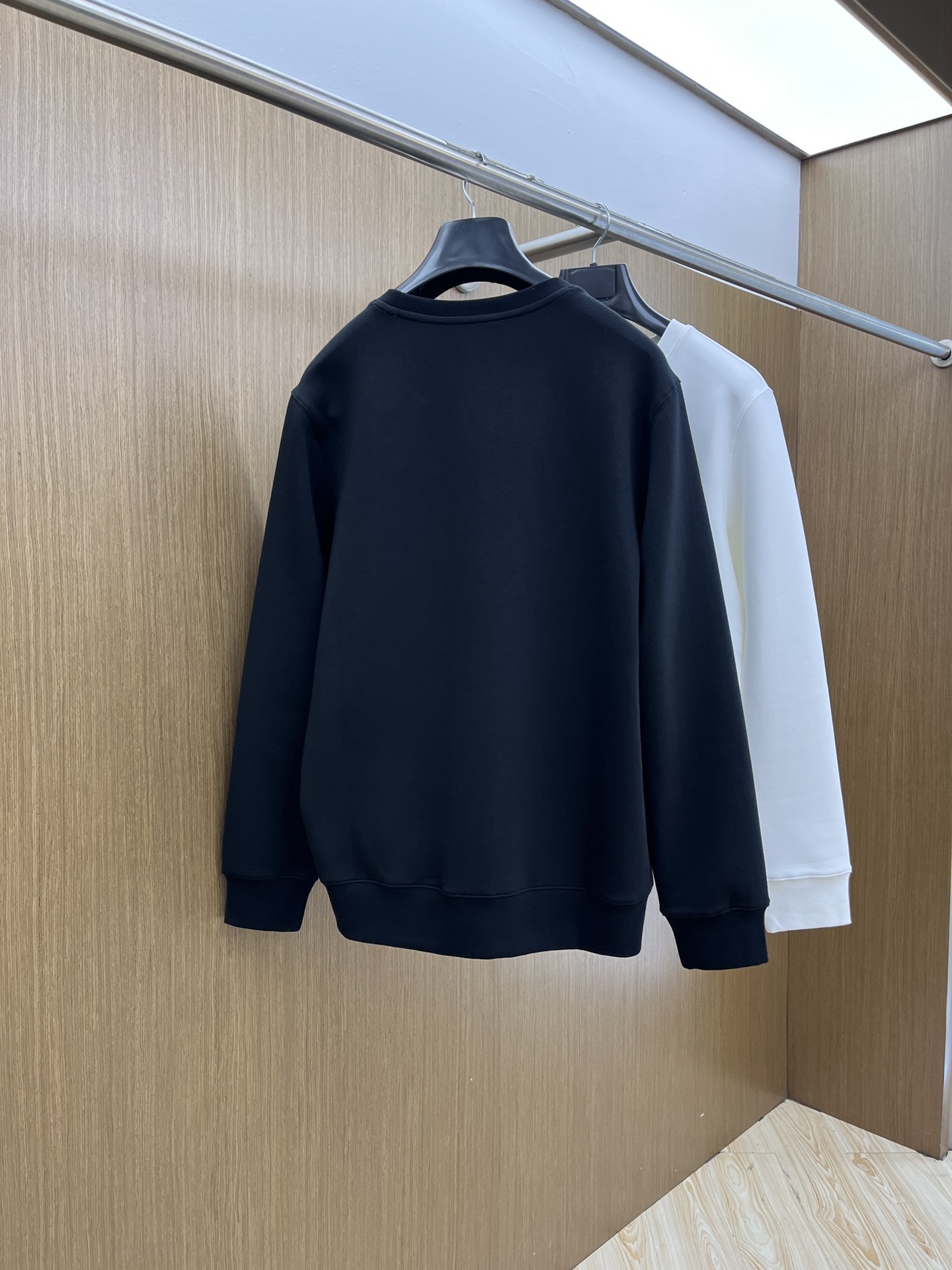 秋冬 PD 🔥🔥高品质 2025秋季新款，最新圆领套头卫衣 原版版型上身休闲百搭、随性慵懒范，定制原版双