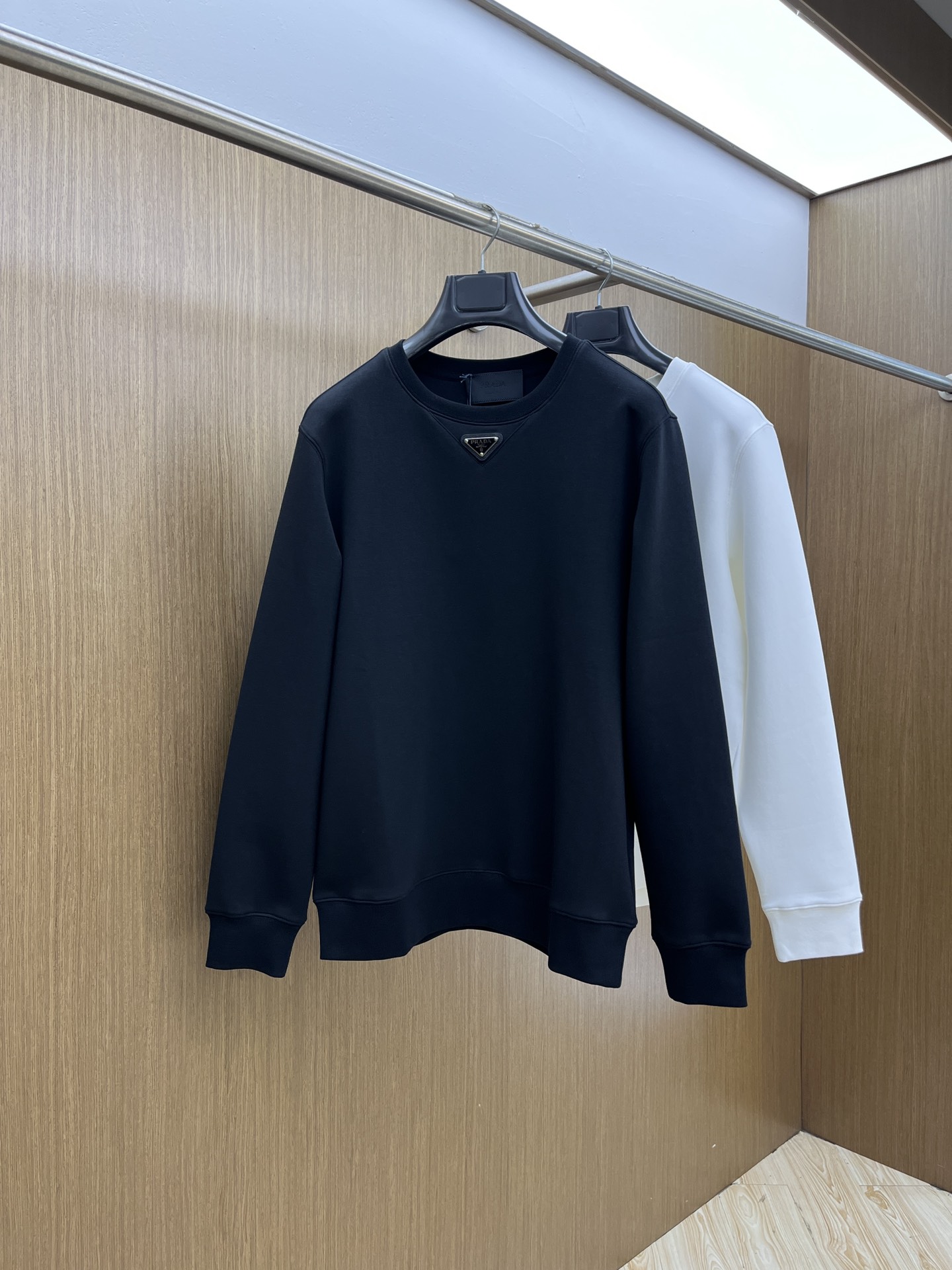 秋冬 PD 🔥🔥高品质 2025秋季新款，最新圆领套头卫衣 原版版型上身休闲百搭、随性慵懒范，定制原版双