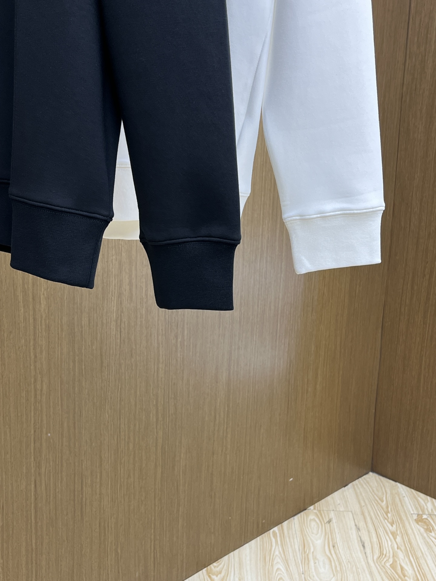 秋冬 PD 🔥🔥高品质 2025秋季新款，最新圆领套头卫衣 原版版型上身休闲百搭、随性慵懒范，定制原版双