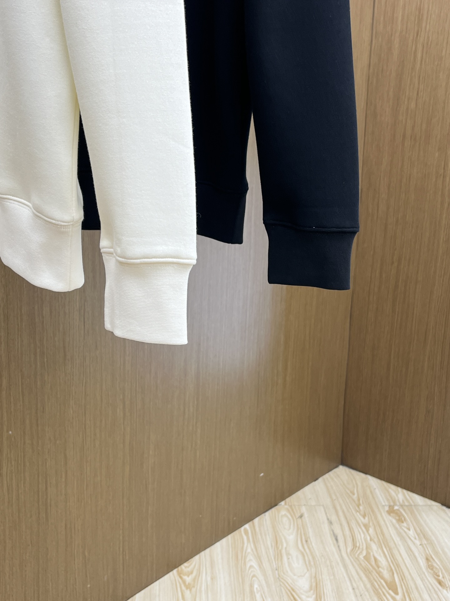 秋冬 PD 🔥🔥高品质 2025秋季新款，最新圆领套头卫衣 原版版型上身休闲百搭、随性慵懒范，定制原版双