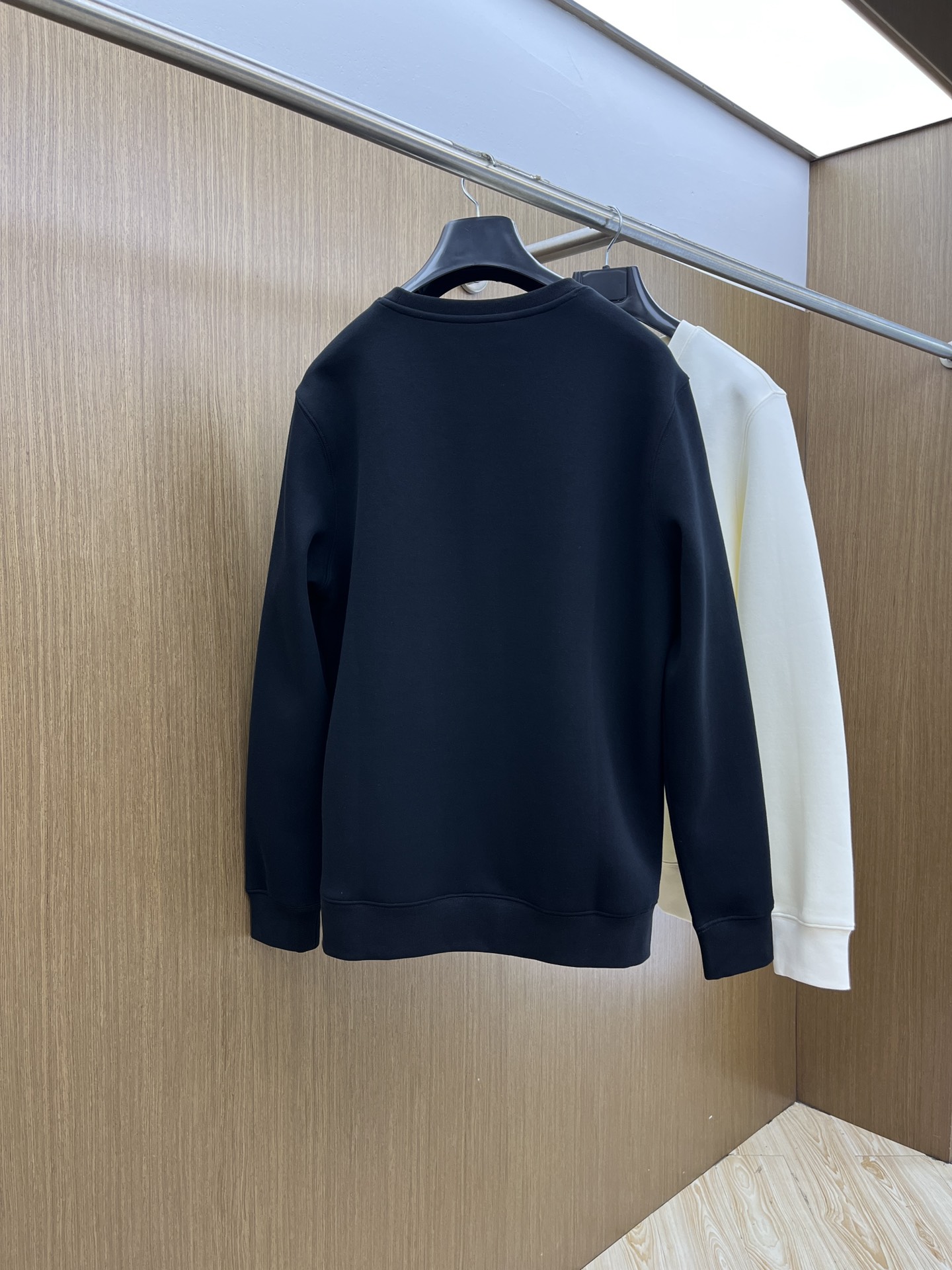 秋冬 PD 🔥🔥高品质 2025秋季新款，最新圆领套头卫衣 原版版型上身休闲百搭、随性慵懒范，定制原版双