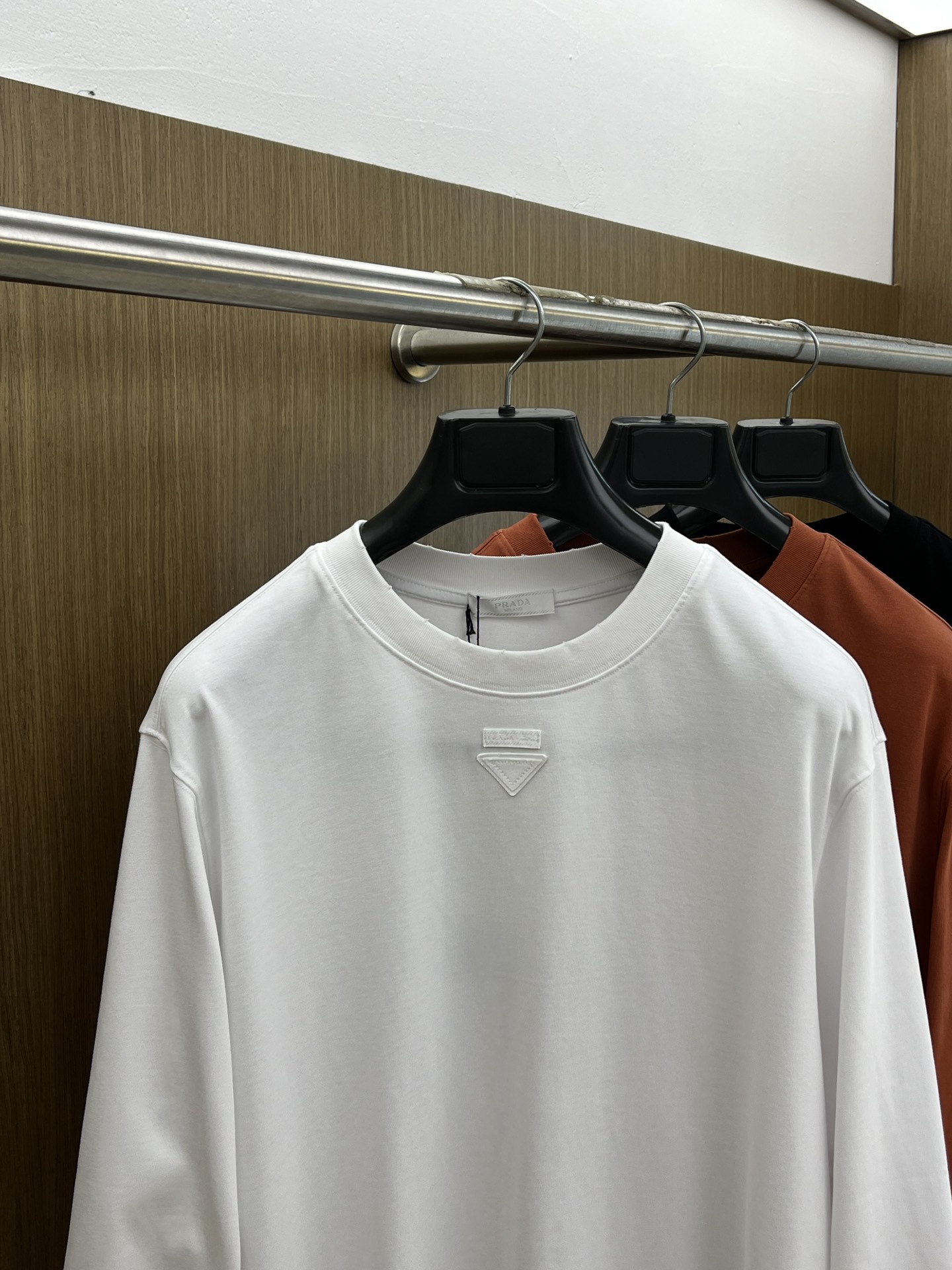 秋冬 PD 🔥🔥高品质 2025秋季新款，最新圆领长袖T恤 原版版型上身休闲百搭、随性慵懒范，定制原版双