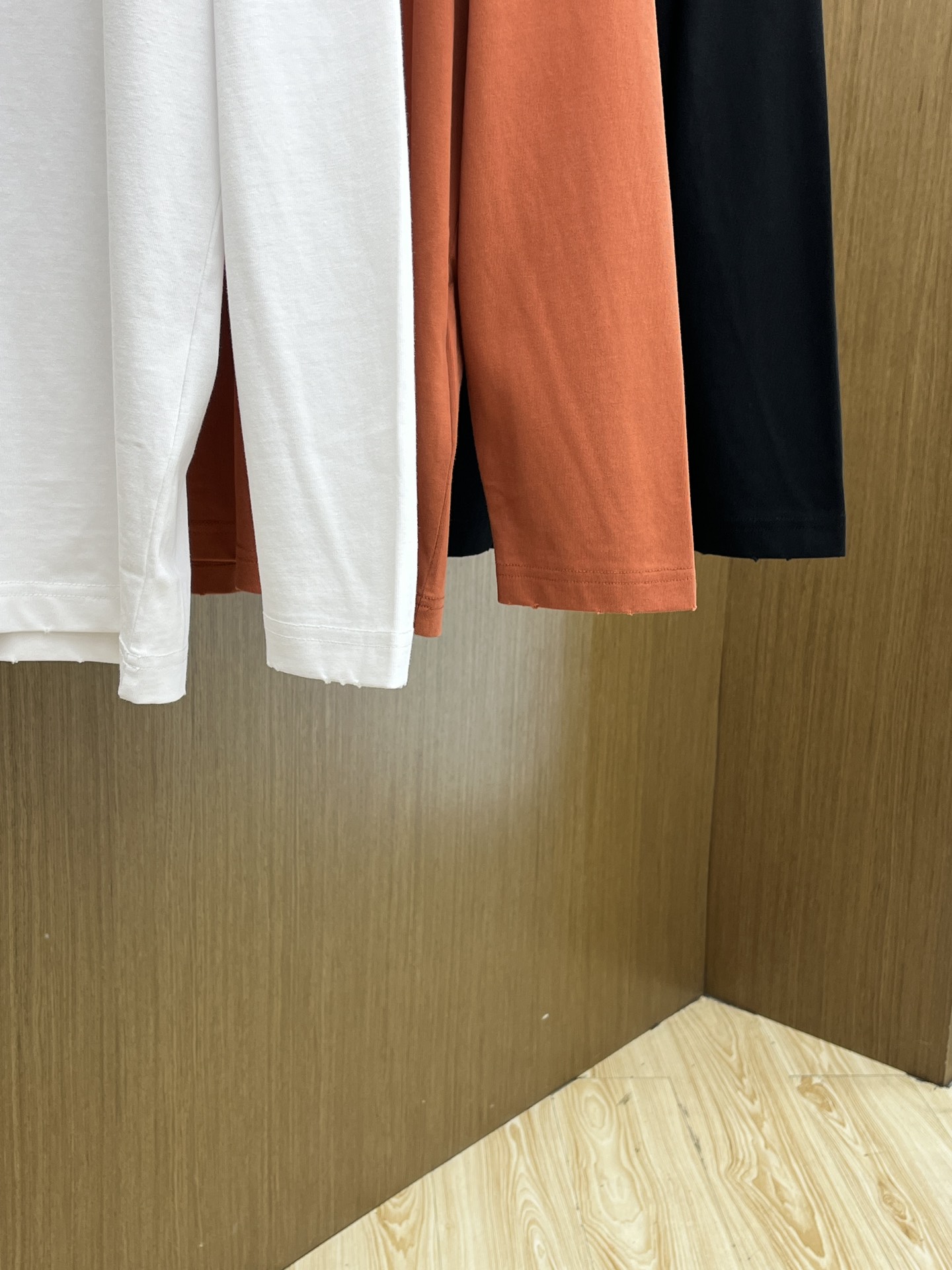 秋冬 PD 🔥🔥高品质 2025秋季新款，最新圆领长袖T恤 原版版型上身休闲百搭、随性慵懒范，定制原版双