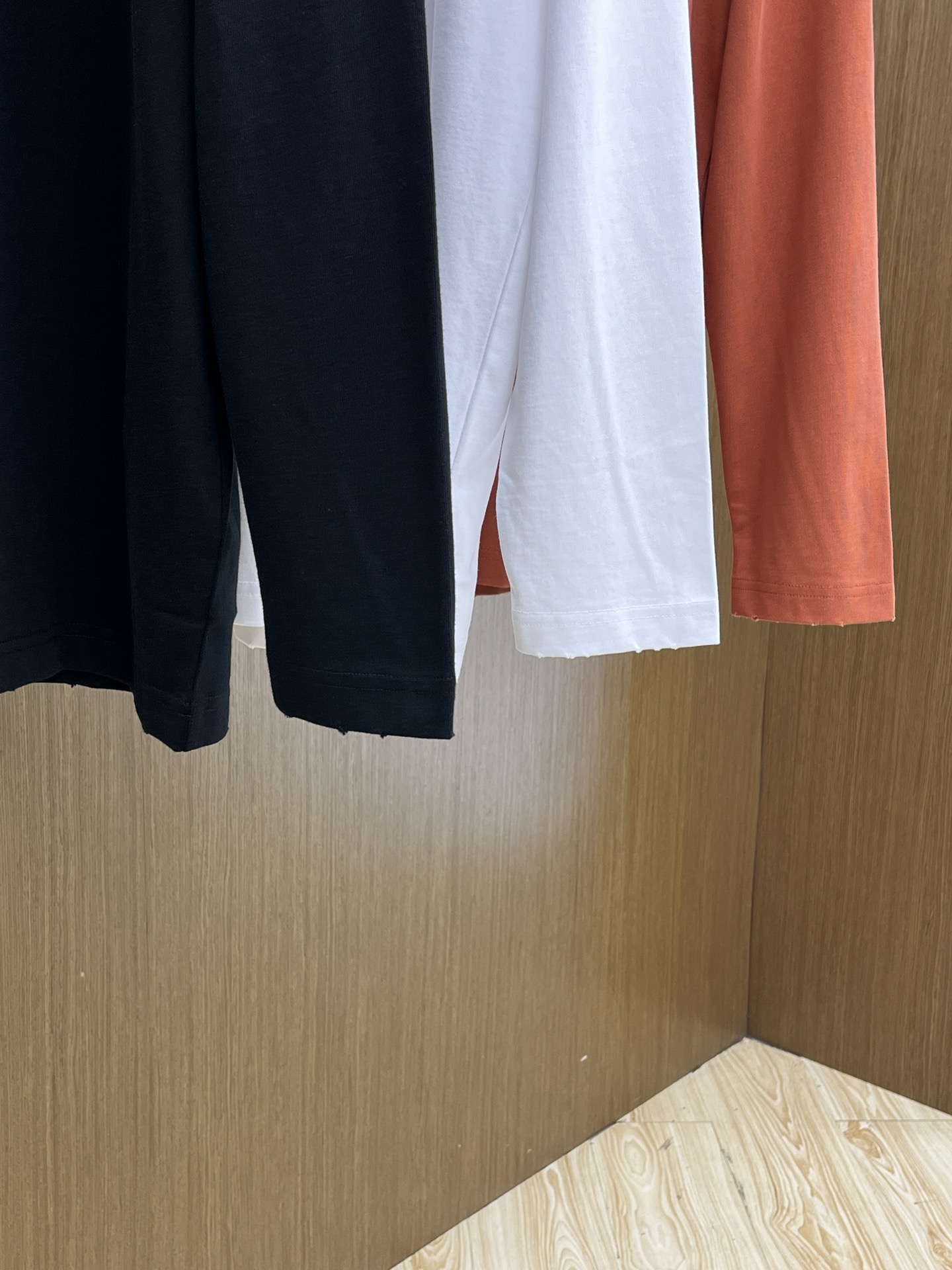 秋冬 PD 🔥🔥高品质 2025秋季新款，最新圆领长袖T恤 原版版型上身休闲百搭、随性慵懒范，定制原版双