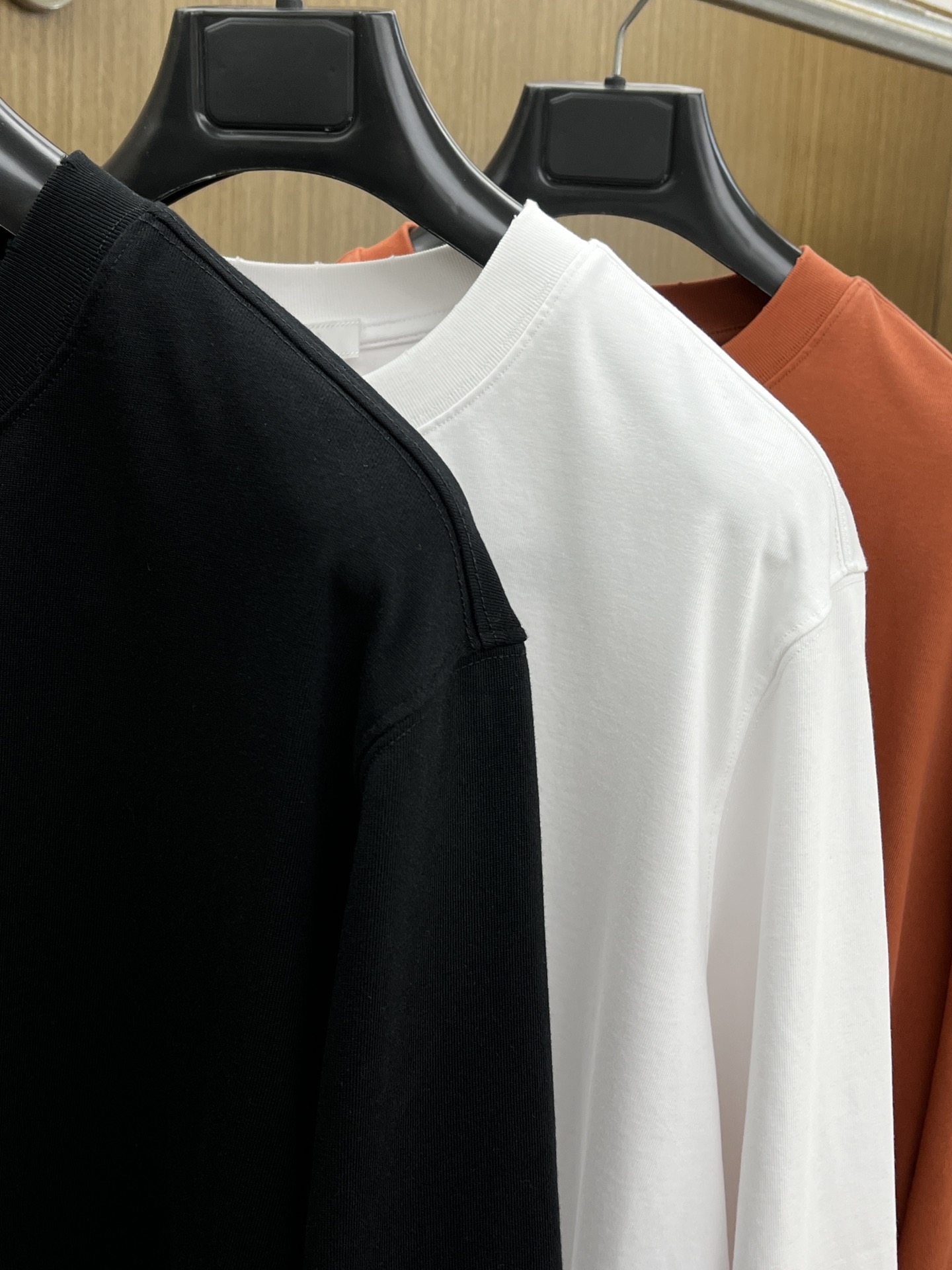 秋冬 PD 🔥🔥高品质 2025秋季新款，最新圆领长袖T恤 原版版型上身休闲百搭、随性慵懒范，定制原版双