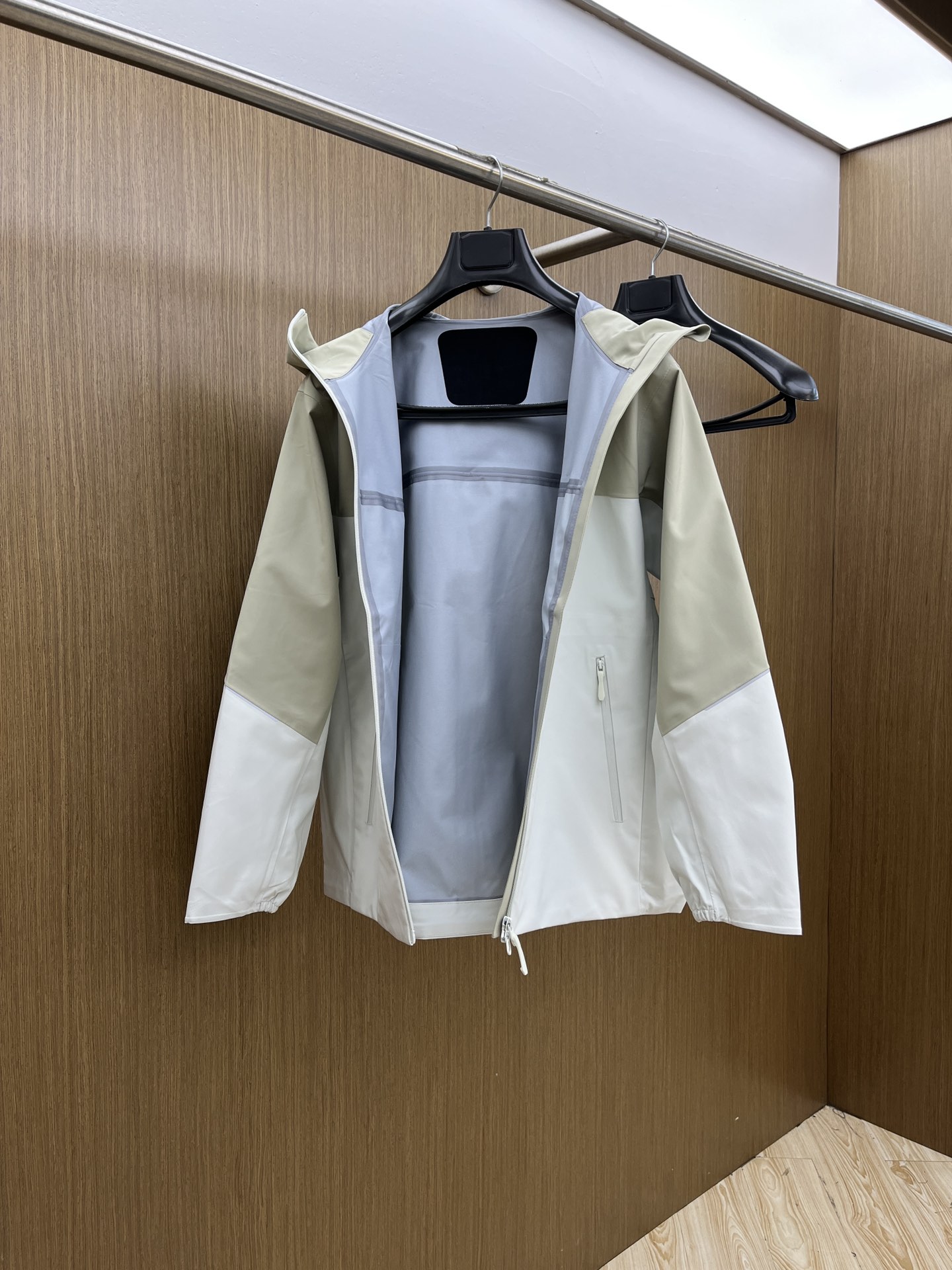 秋冬Arcteryx/始祖鸟 2025早秋新款软壳立领夹克冲锋衣外套这款GAMMALT夹克采用轻薄耐磨的