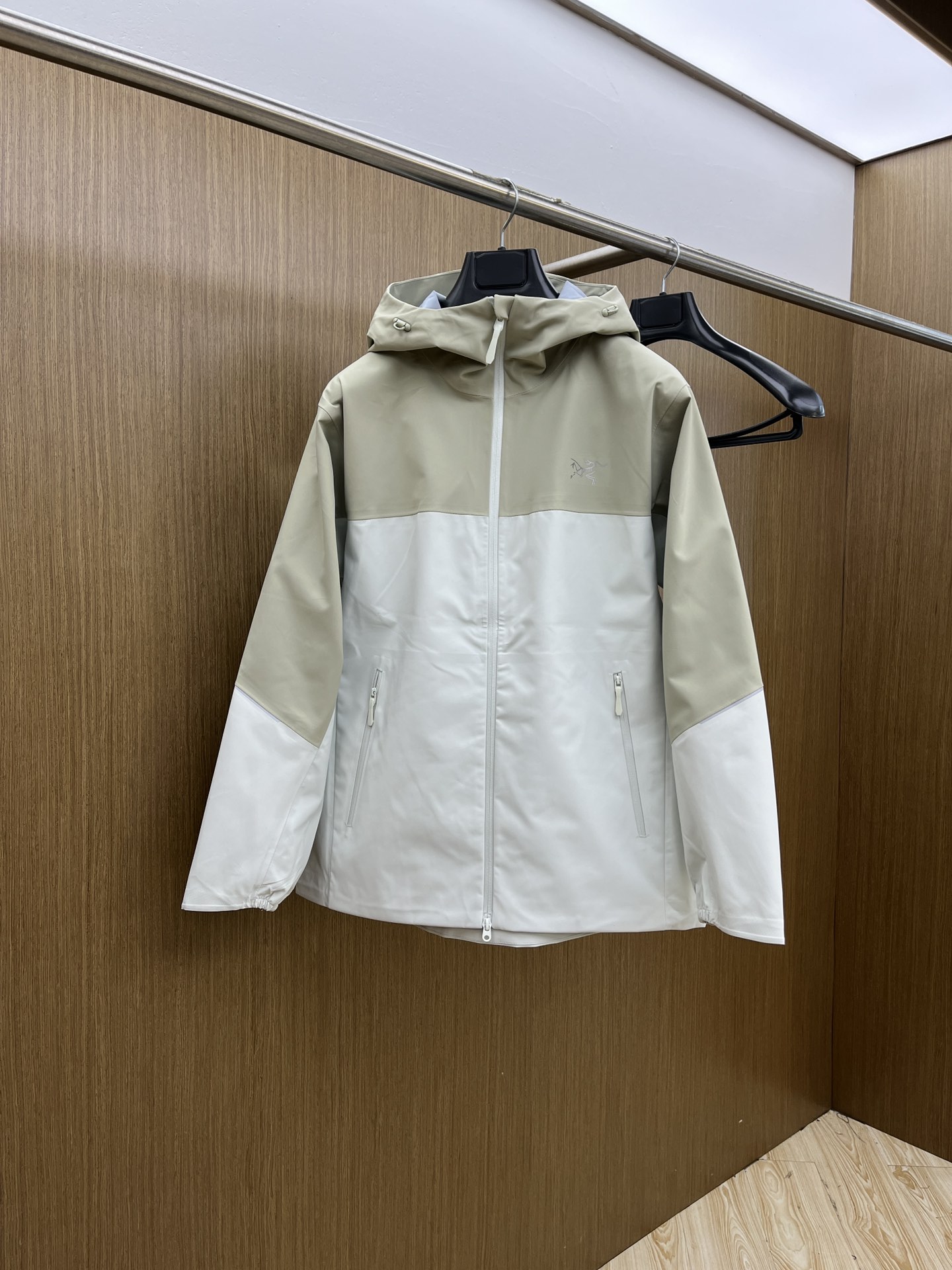 秋冬Arcteryx/始祖鸟 2025早秋新款软壳立领夹克冲锋衣外套这款GAMMALT夹克采用轻薄耐磨的