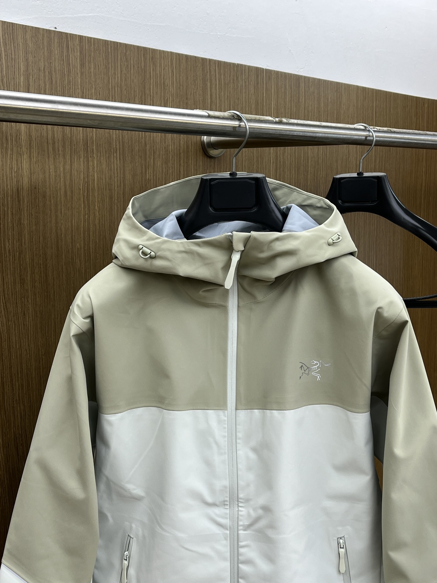 秋冬Arcteryx/始祖鸟 2025早秋新款软壳立领夹克冲锋衣外套这款GAMMALT夹克采用轻薄耐磨的