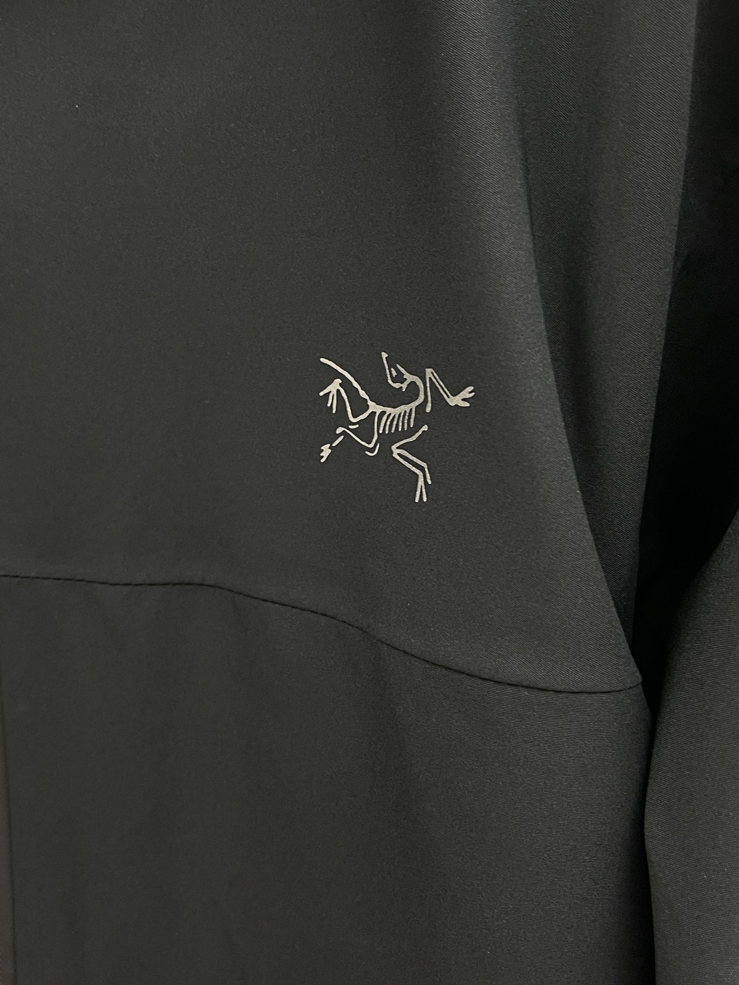 秋冬Arcteryx/始祖鸟 2025早秋新款软壳立领夹克冲锋衣外套这款GAMMALT夹克采用轻薄耐磨的